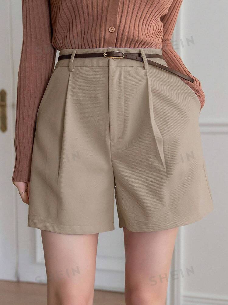 DAZY Solid Color High Waist Pocket Detail Pleated Women's Shorts | SHEIN