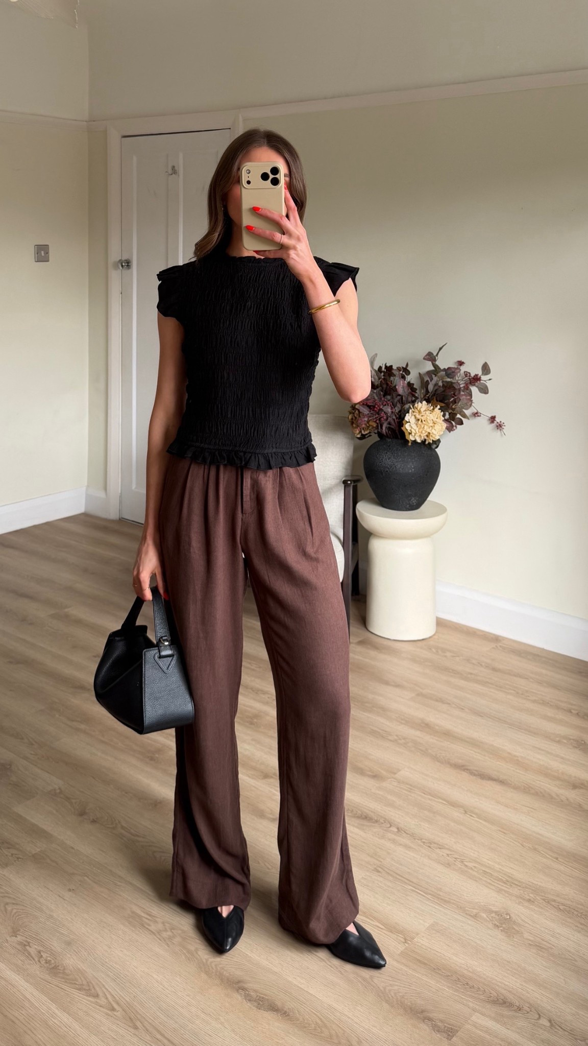 Up to 40% off everything at Abercrombie & use: AFEMILY for an extra 15% off
Small in the black Tie-Back Smocked Linen-Blend Top
25 Long in the brown Sloane Linen-Blend Tailored Wide Leg Pant, I’m 5ft 6
I couldn’t got away with the regular in these, they are quite long 


Ad. @abercrombie #abercrombiepartner
27/3/26-30/3/26 in UK and Europe. Excludes clearance and gift cards. See details online.
