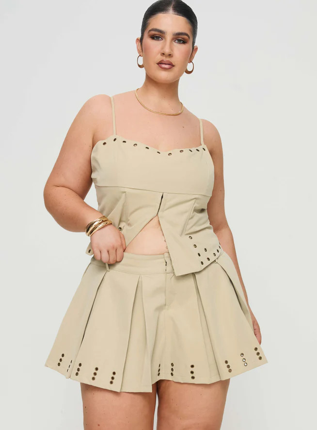 Alinzia Eyelet Skort Beige Curve | Princess Polly US
