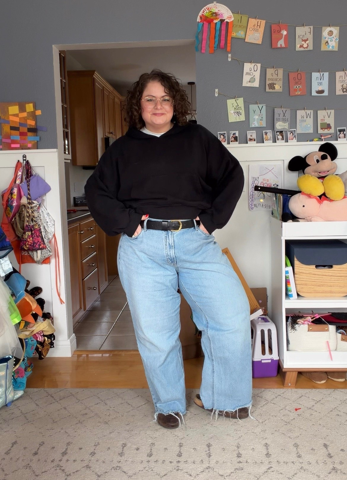 Sweatshirt XXL
Tee XL
Jeans 20R curve 

Bust 44  //  waist 42  //  hips 55  //  5’6” 

#LTKPlusSize #LTKmomlife #LTKootd