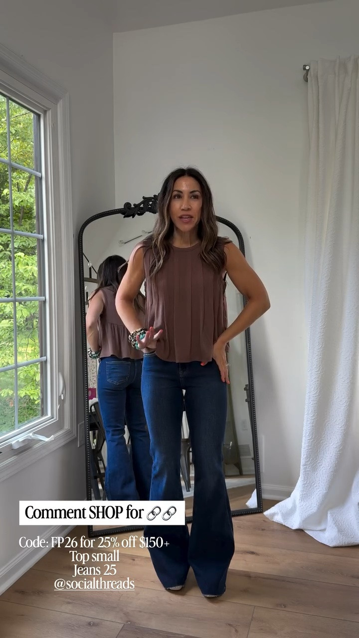 25% off $150+ @socialthreads w/ code FP26. 

Sweater small. Jeans 25.

#LTKSaleAlert #LTKOver40 #LTKPetite