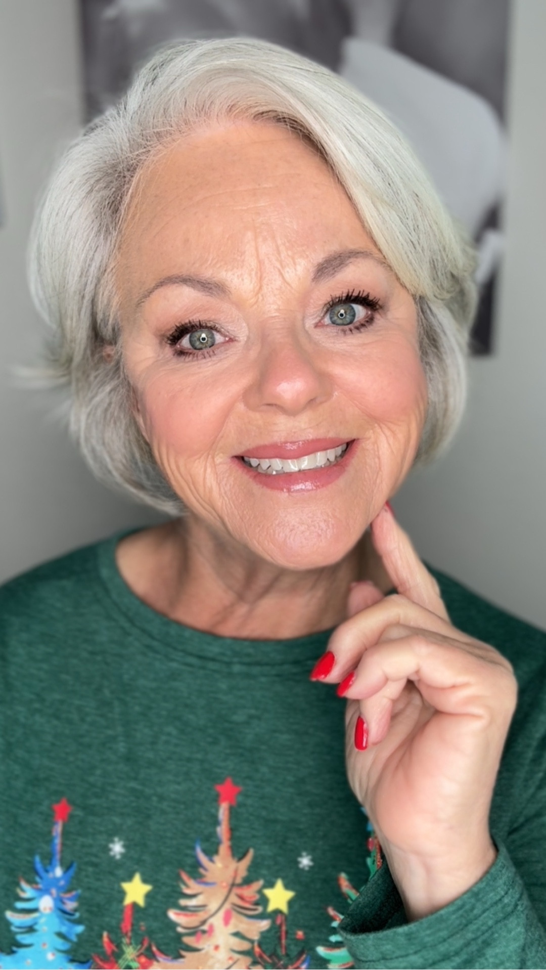 Day 3 of the 12 Days of Christmas Glam ✨
Today’s look leans daytime… though some might call it full-on glam! The Makeup by Mario Ethereal Palette never disappoints—those shimmers are next level. And ladies, the L’Oreal Extensionist Mascara? SO good. I’d put it up against my high-end favorites any day. Loving how this look turned out! 🎄💫

#12DaysOfChristmasGlam #HolidayMakeup #ChristmasGlam #DaytimeGlam #GlamMakeup #MakeupOver50 #Over50Beauty #MakeupForMatureSkin

#LTKHoliday #LTKOver40 #LTKBeauty