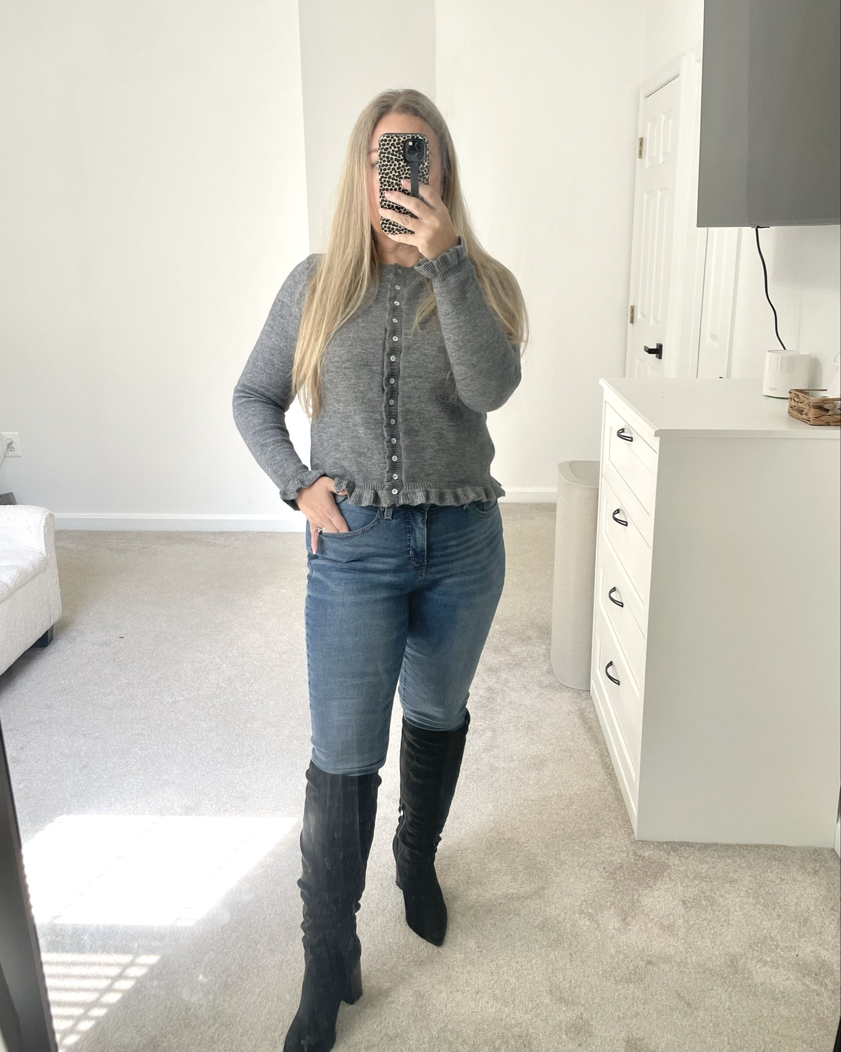 Midsize Fall looks.  
5’4”
170 lbs
Millennial mama
From school drop off, to running errands, girls night, or attending church, these are the looks I’ll have on repeat this fall.  

#LTKFallSale #LTKOver40 #LTKMidsize