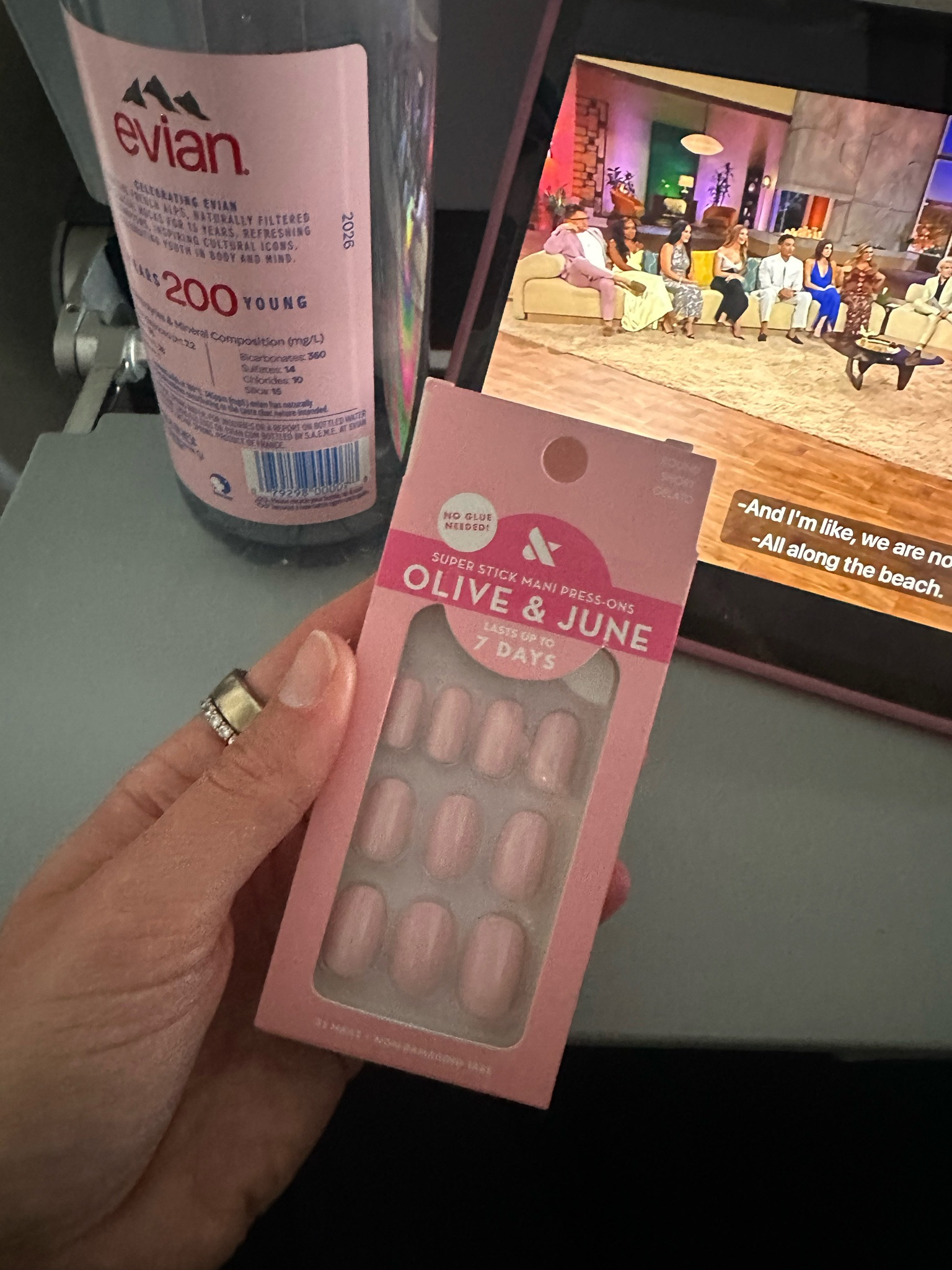 An airplane mani! I used my @oliveandjune press on nails. Easy on, easy off press-on nails with non-damaging tabs for a mani that lasts up to 7 days. Custom engineered nails and tabs for the realest look and the longest wear.

#LTKCon #LTKBeauty #LTKgrwm