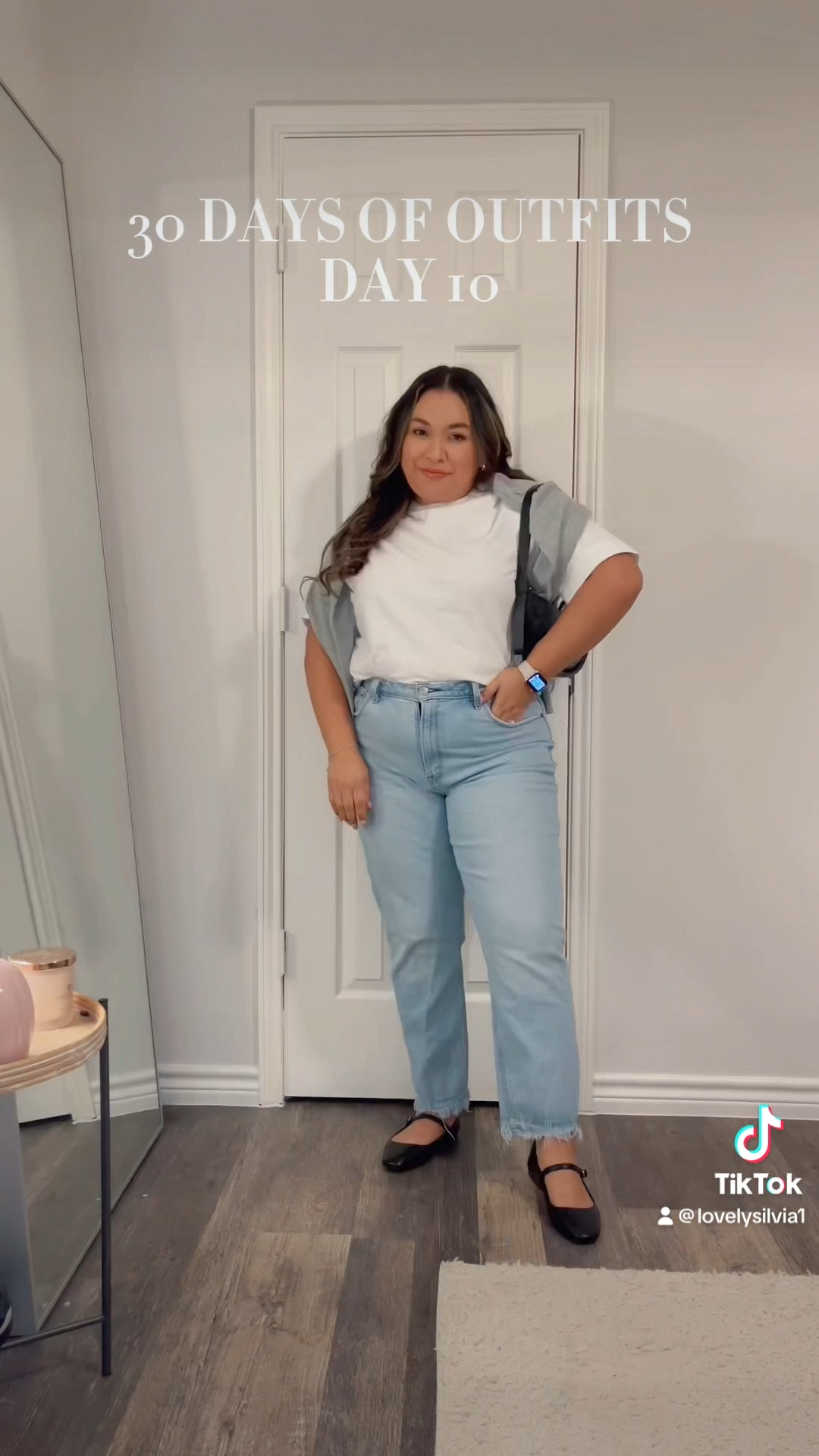 30 Days of Fall Outfits: Day 10

Fall fashion, fall outfits, fall outfit idea, fall transition outfit, black cardigan, Abercrombie jeans, white tshirt, black flats, Mary Jane flats, grey sweater, crescent bag, black bag

#LTKstyletip #LTKmidsize #LTKSeasonal