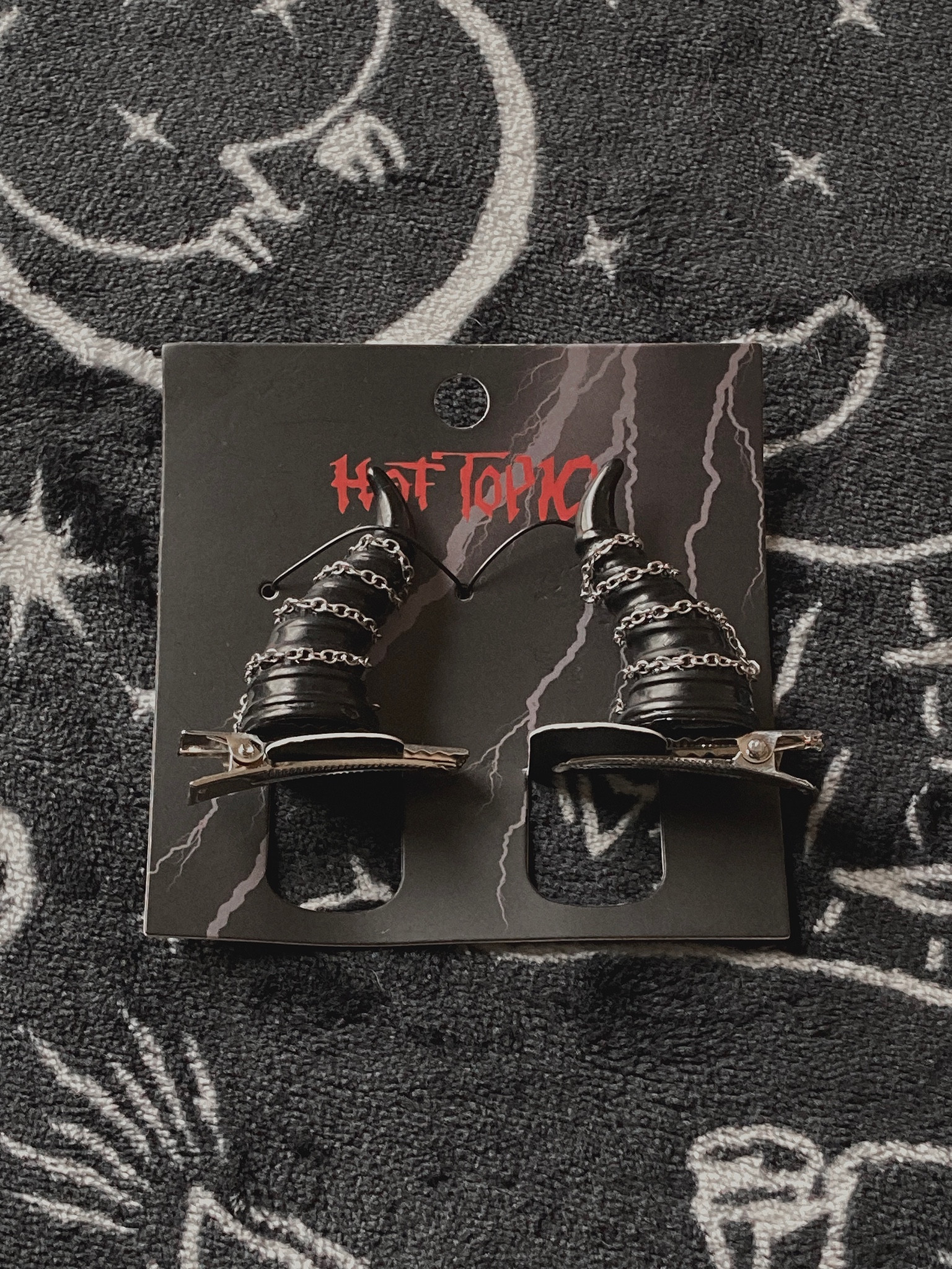 Hot Topic Jewelry ‧₊˚🕯️🖤❀༉‧₊˚.
> Hair clips


#LTKBeauty #LTKStyleTip #LTKFindsUnder50