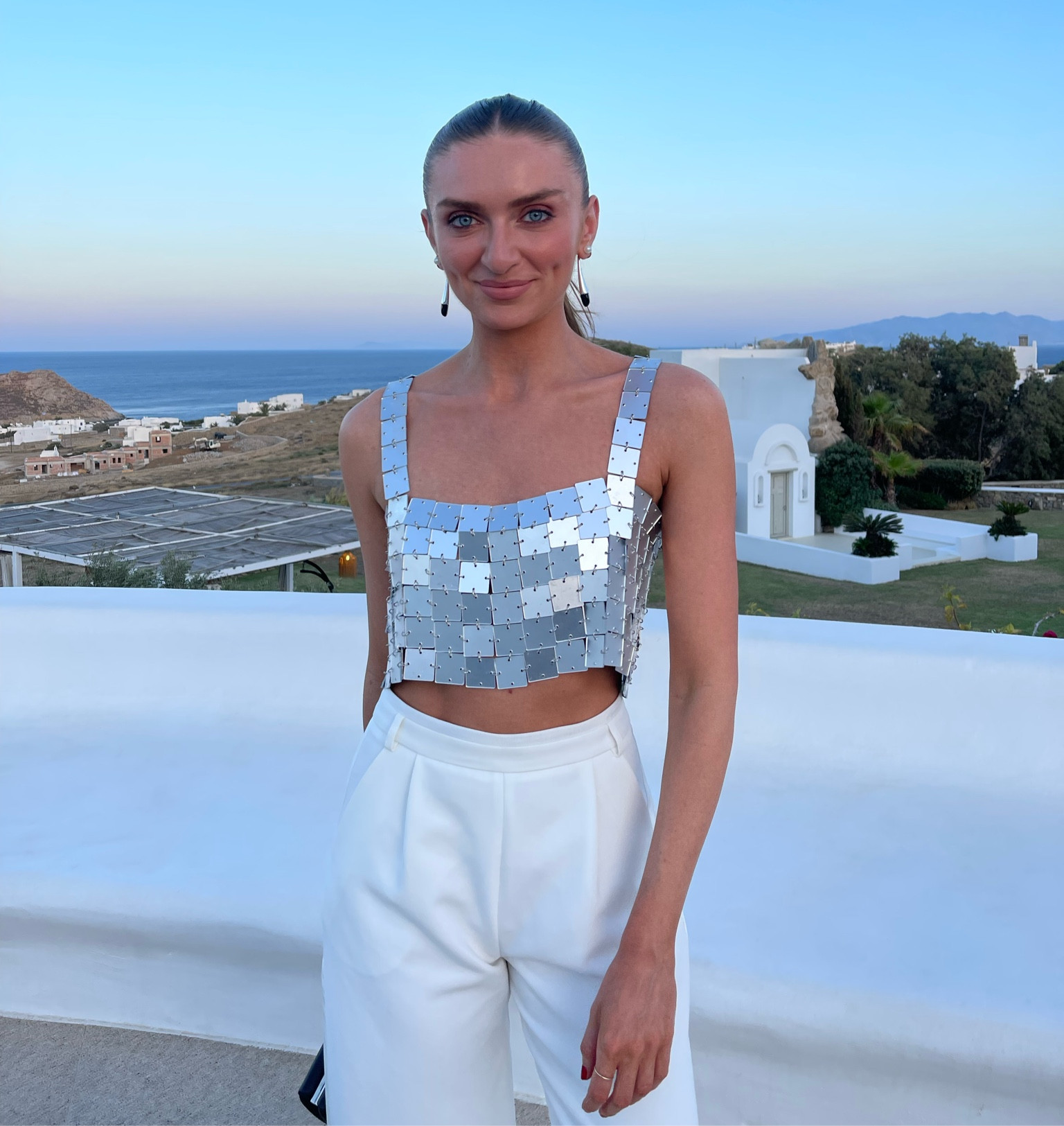 My fave tan products 
Tan Luxe the face self tanning drop, medium-dark (I mix a few drops into my moisturiser of an evening, add more for a deeper tan) 

Bondi Sands technocolor emerald tan mouse (I apply two coats, one night sleep in it, wash it off the next morning and then tan again) 



#LTKsummer #LTKuk #LTKbeauty