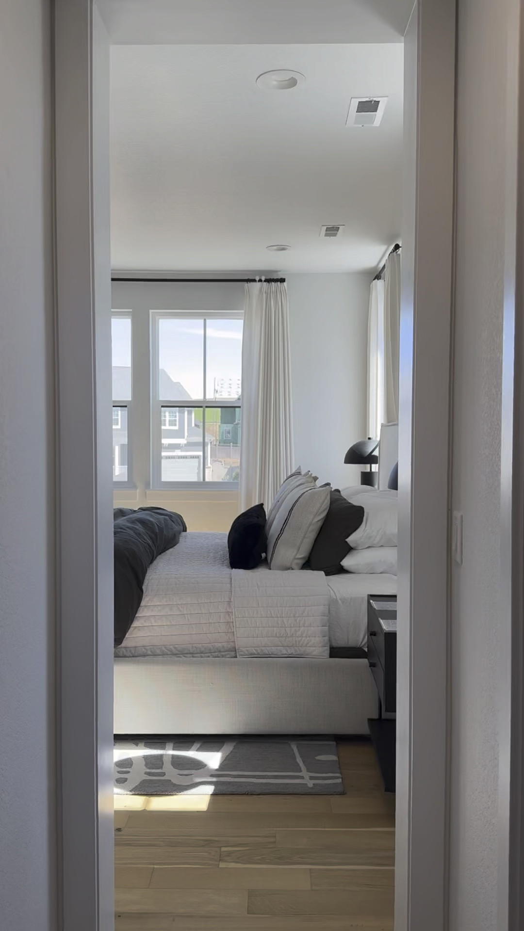 This bed is a favorite of mine! It’s so good for a mix of design styles!

Bedroom 
Bed frame 
Neutral 
Headboard 
Bedding 
Modern 

#LTKOver40 #LTKVideo #LTKHome