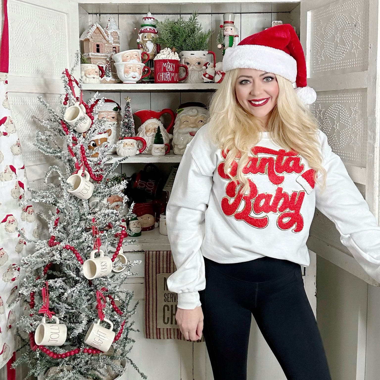 This Christmas sweatshirt is absolutely stunning high quality. I am so in love I think I need another one!! 

#christmasoutfit #christmasshirt #christmasootd #holidayfashion #santashirt