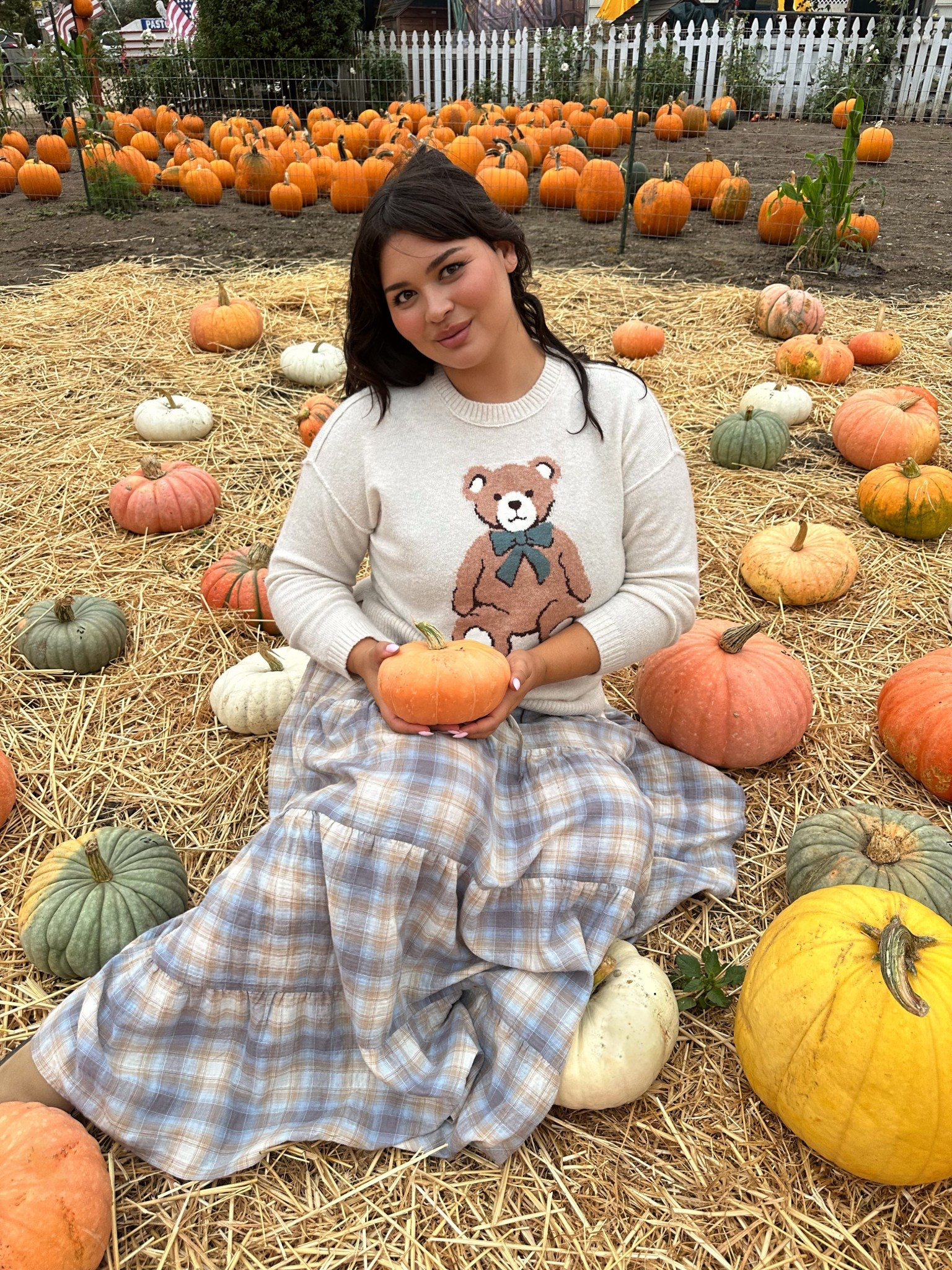 pumpkin patch fit <3 

swipe thru the link for the sweater! 

#LTKMidsize #LTKSeasonal #LTKHalloween