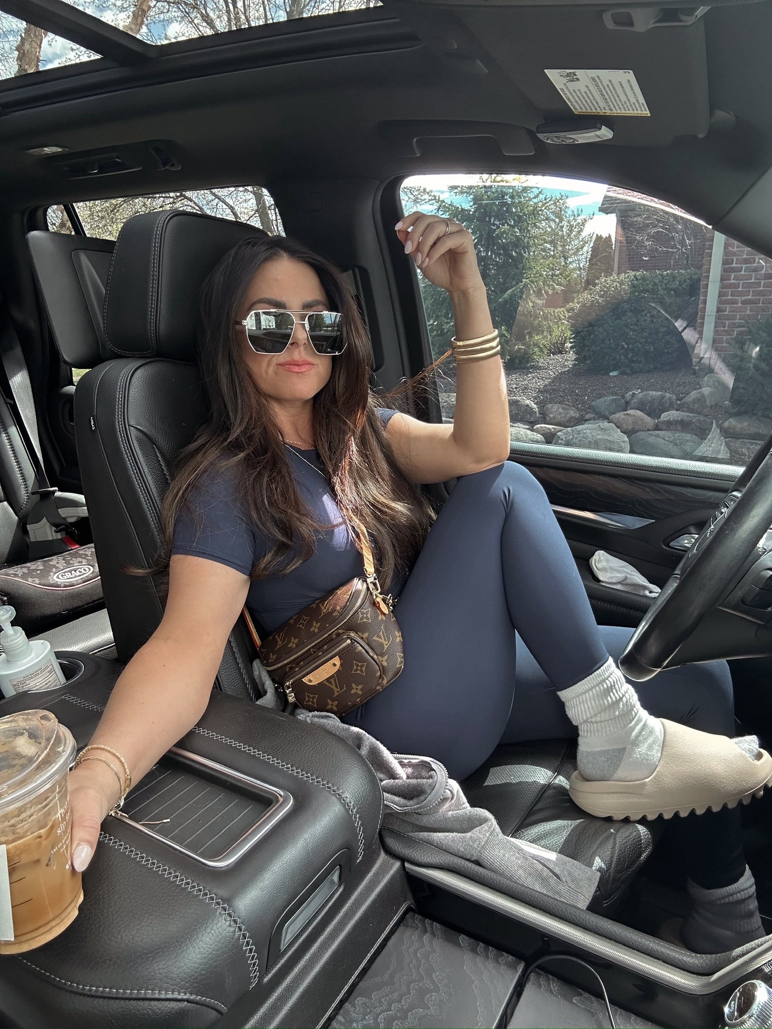 Navy active set ✨

#LTKfitnessgoals #LTKActive #LTKootd