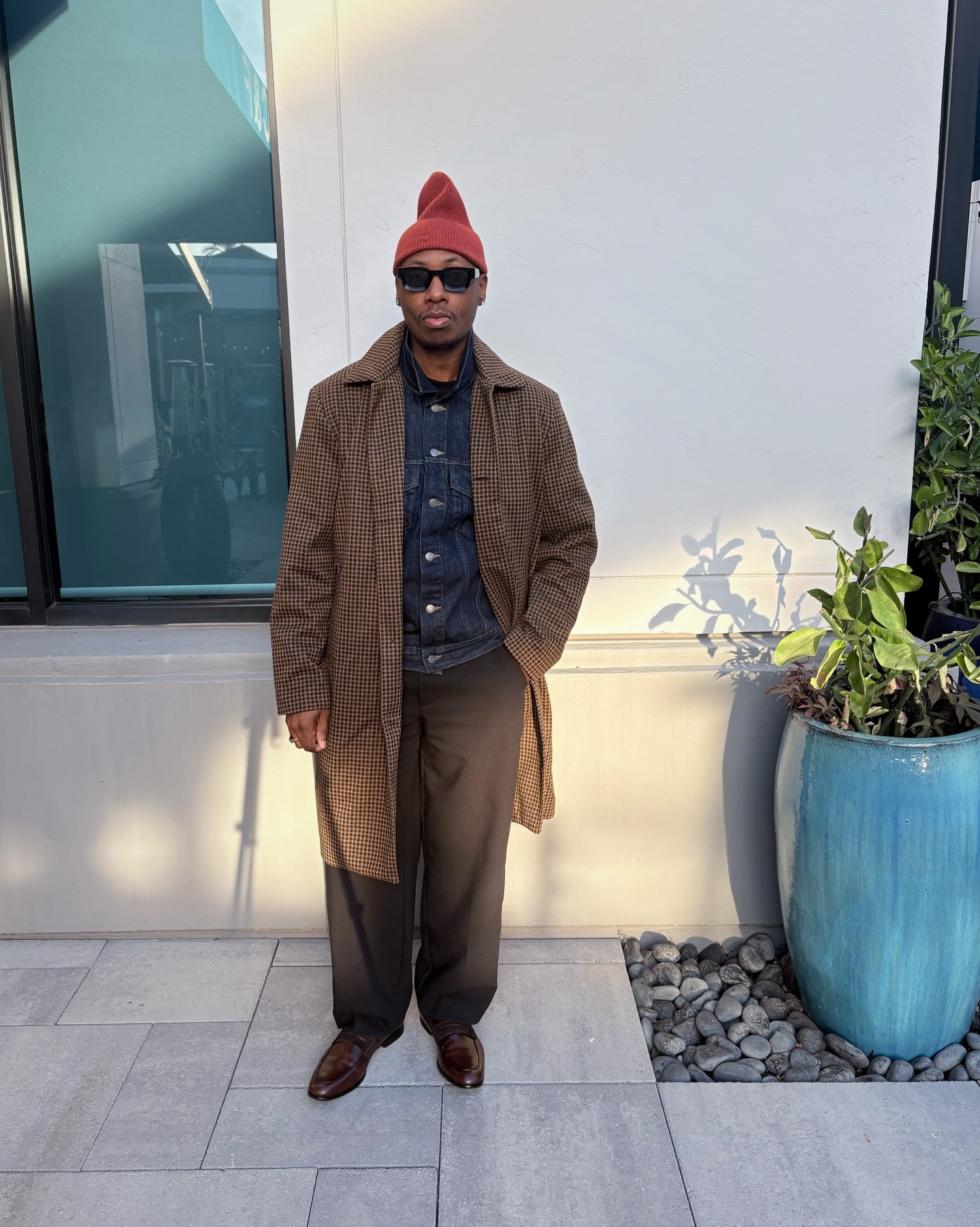 Here I present the Leon Penny Loafer, courtesy of @carlosshoesformen. Crafted with a rich leather upper and a clean, timeless silhouette, it strikes the perfect balance between classic elegance and everyday versatility. Designed to transition seamlessly from tailored looks to elevated casual wear, it delivers comfort without sacrificing durability.
I’ve gone through my fair share of loafers over the years, but the refined simplicity and quality of this pair truly set it apart. I’ve worn these a handful of times now, and more than once I’ve been stopped and asked about them. Safe to say, they’re a bit of a conversation starter.