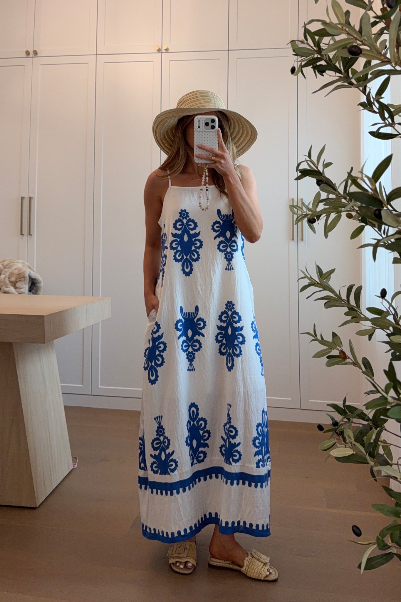 wearing a small in this amazon maxi dress!

#LTKSeasonal #LTKPetite #LTKootd