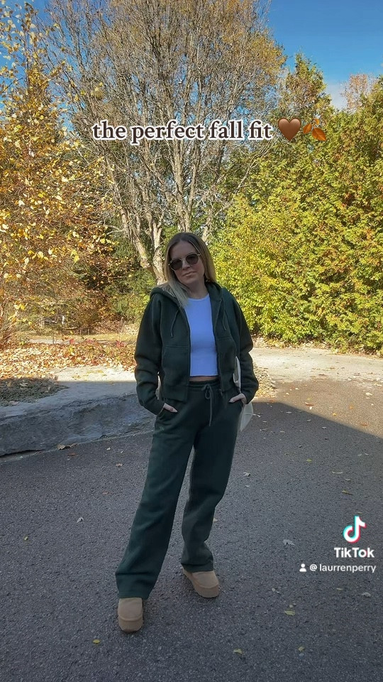 aritzia sets all fall long 🤎🍂 

top: s
sweater: s
pants: m

#LTKstyletip #LTKautumn