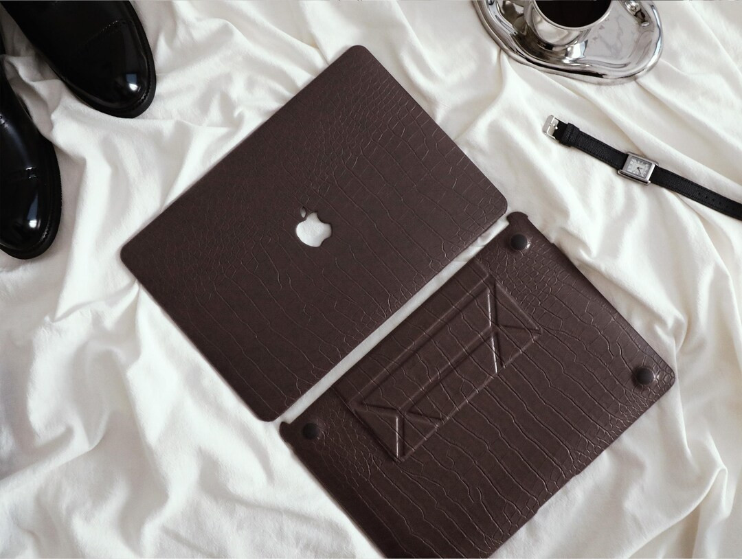 Brown Alligator Print Personalisation Vegan Leather MacBook Case, Cover For MacBook M5 A3434 Pro ... | Etsy (US)