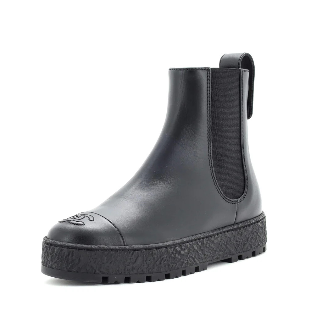 Women's CC Turnlock Cap Toe Chelsea Boots Leather | Rebag