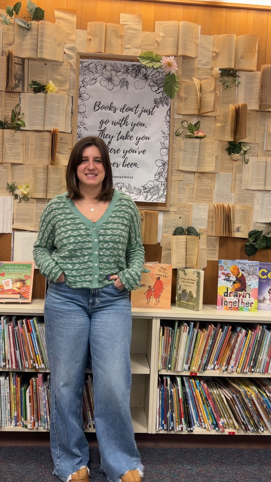 Teacher outfit of the day 

Wide leg jeans 
American Eagle jeans 
Ugg dupes 

#LTKfindsunder50 #LTKmidsize #LTKfindsunder100