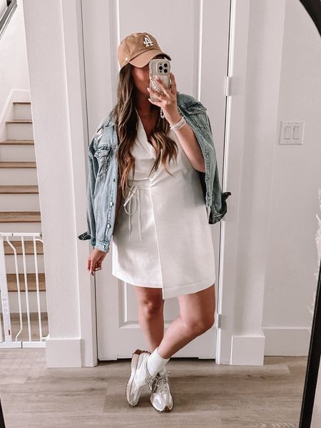 In case you missed it: one of my favorite ways to dress down an outfit is a hat and denim jacket! 



#LTKstyletip #LTKSeasonal