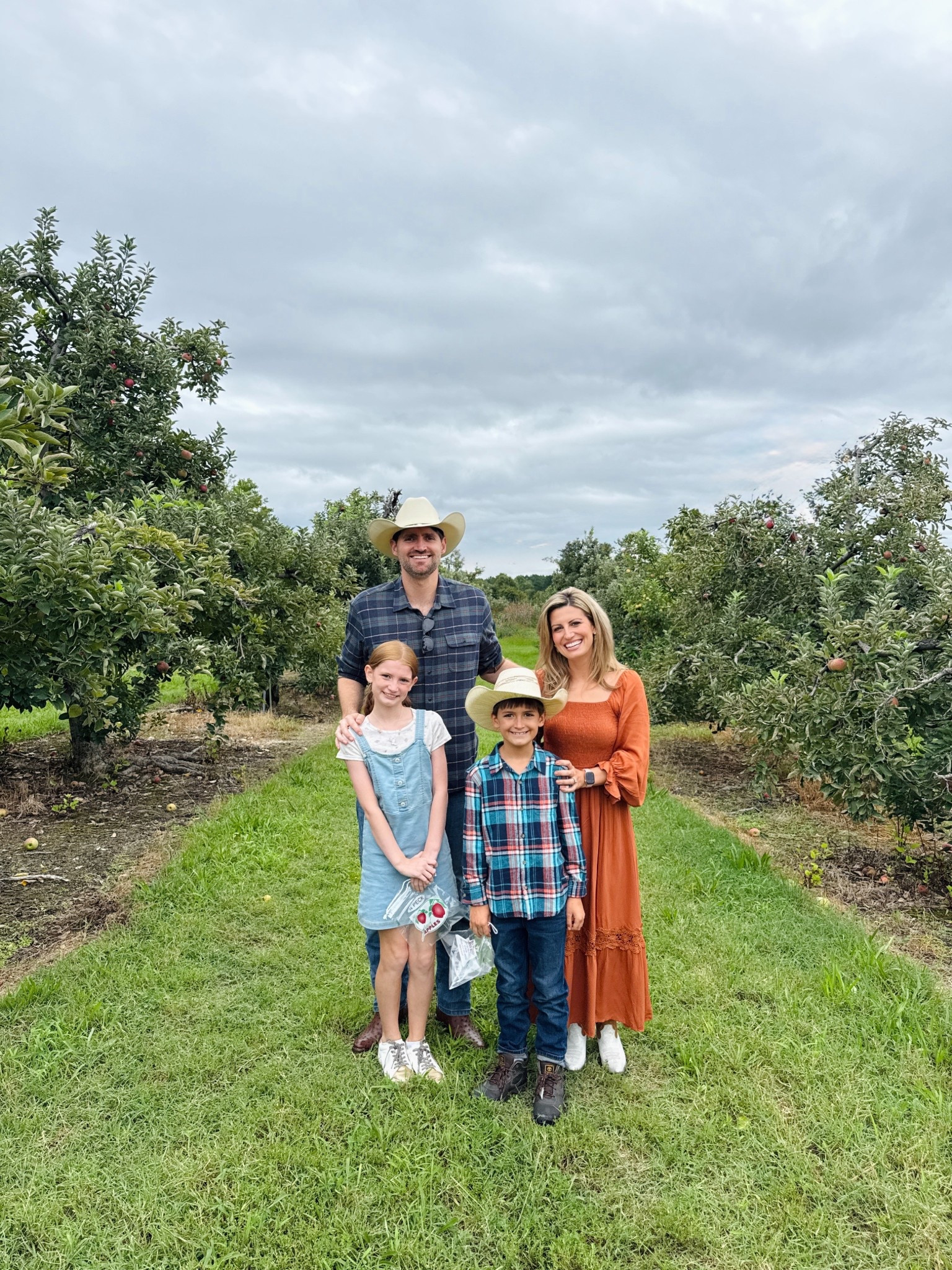 Apple picking with the fam! 

#LTKSeasonal #LTKOver40 #LTKFallSale