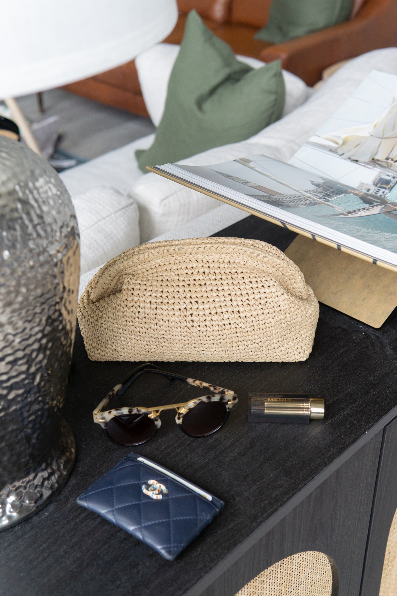 What’s inside my LOFT bag! ☀️

