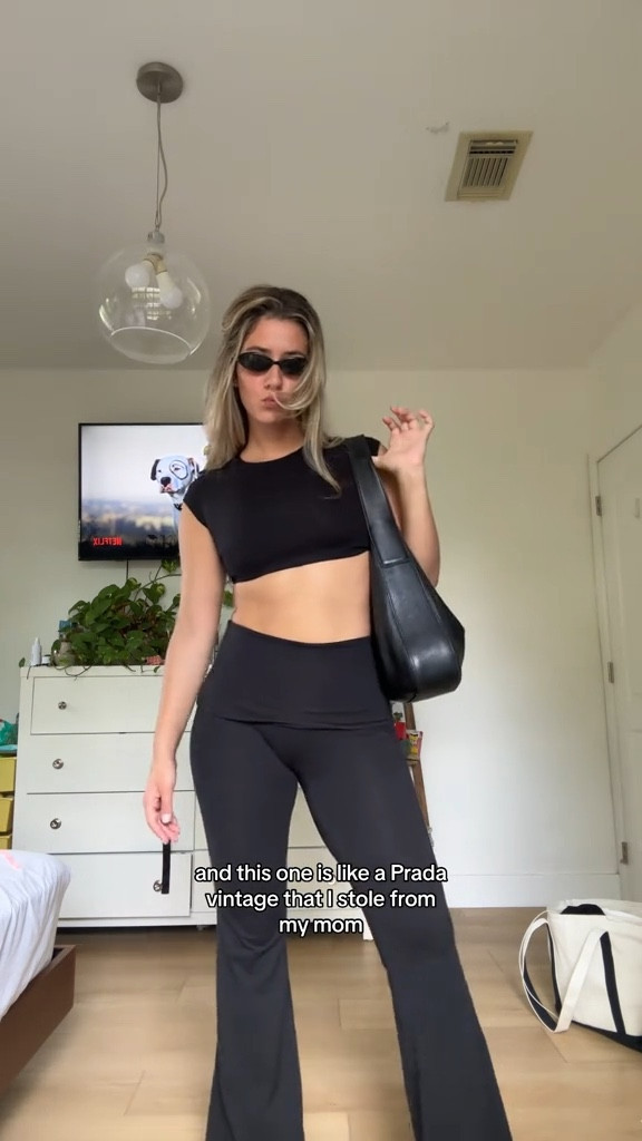 Recreating Kylie Jenner’s streetwear outfit 

#LTKstyletip #LTKGiftGuide #LTKCyberWeek