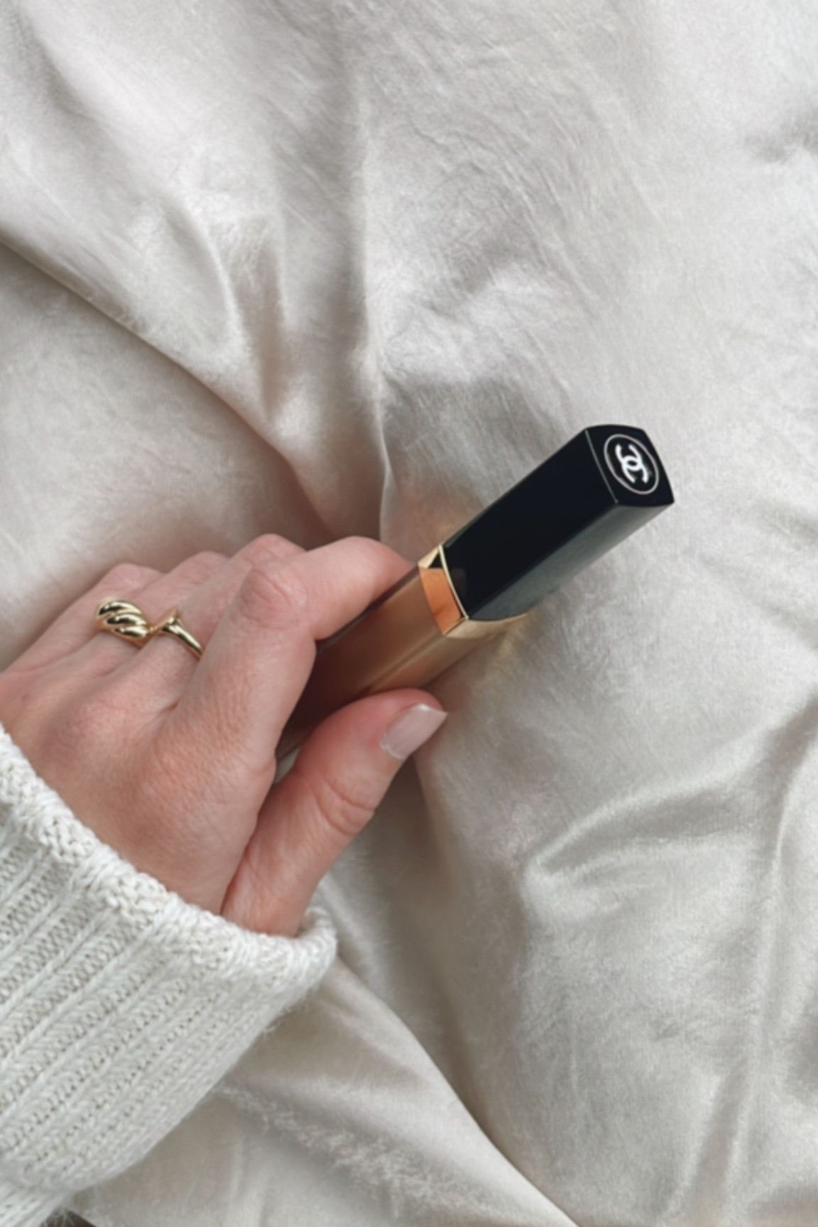 One of my current fave lipglosses 🍯 

#LTKunder50 #LTKwedding #LTKbeauty