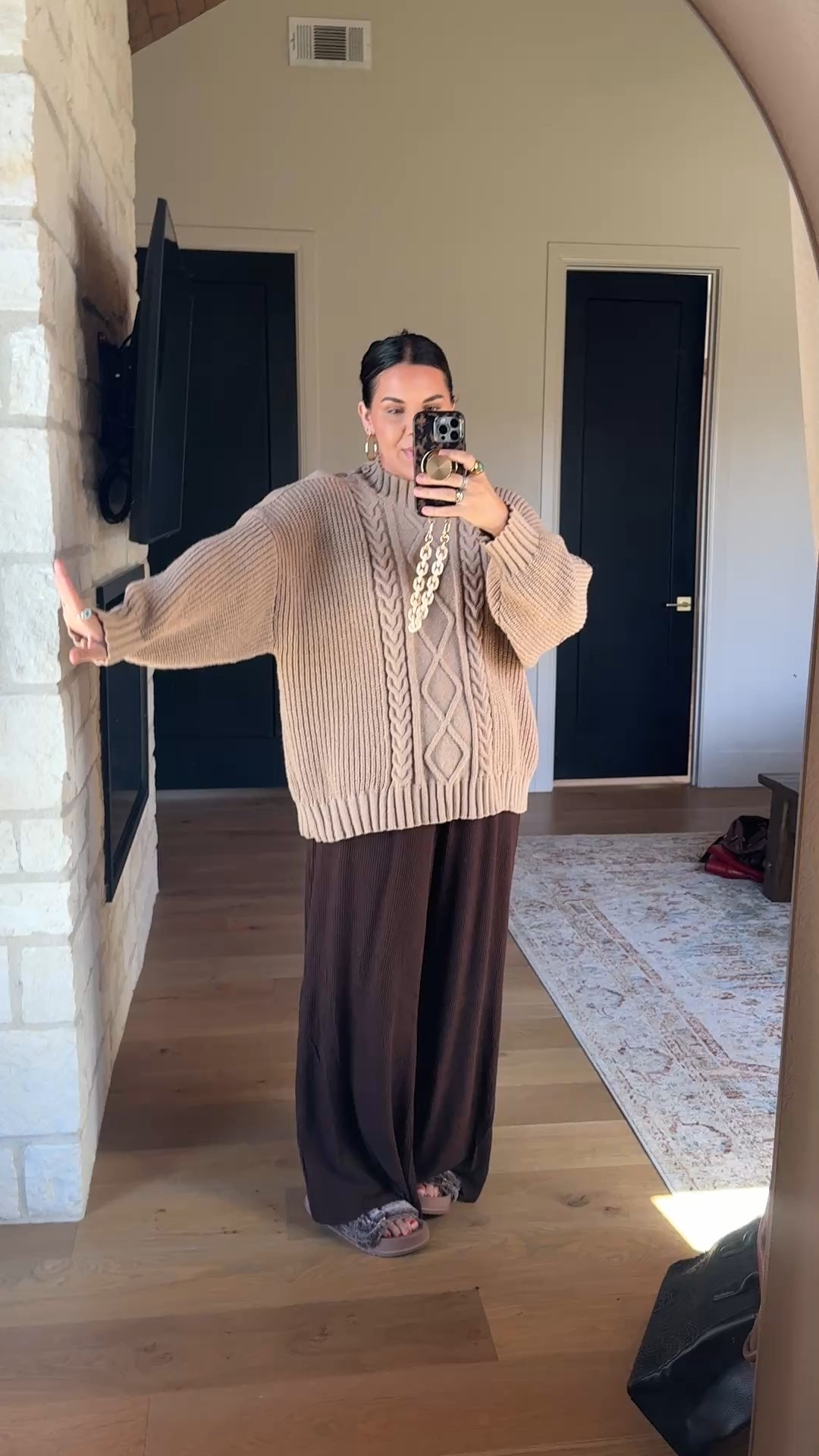 My new favorite outfit combo!
Amazon sweater: XXL
Target Pants: XL
Slippers


#LTKFallSale #LTKFindsUnder50 #LTKSeasonal