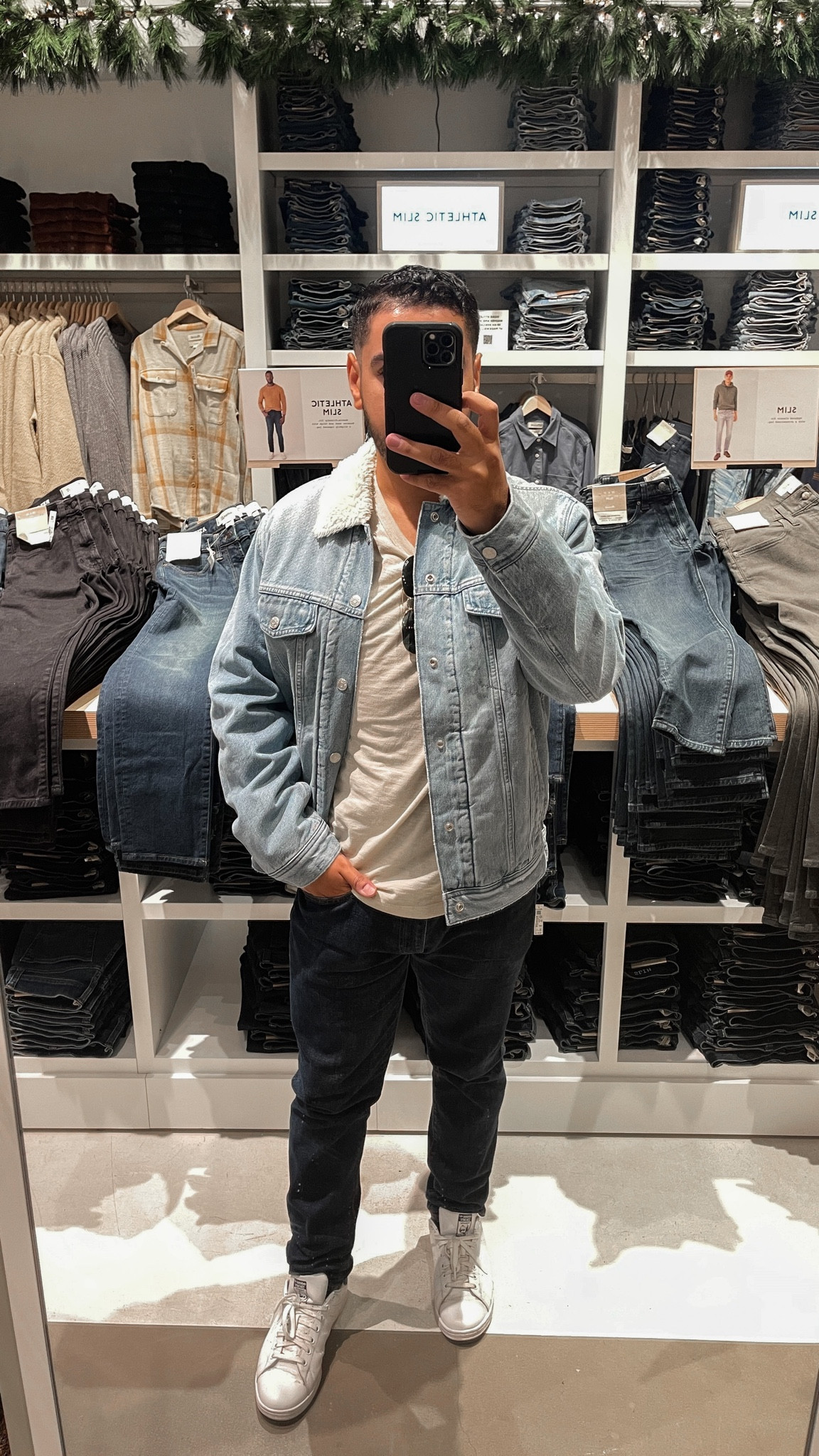 Trucker jacket for men size M fits tts. 

Mens fashion, menswear, trucker jacket, mens fashion fall  

#mensfashion #menswear #madewell #giftsforhim

#LTKSeasonal #LTKstyletip #LTKmens