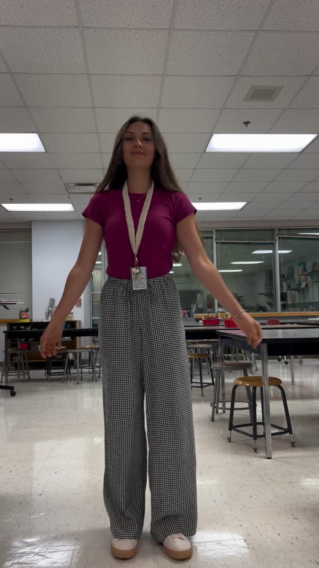 My students told me my Friday outfit looked like I should be working on a farm👩‍🏫🎨 

•
•
•
#teacher #teacheroutfits #teacherootd #teacherspringoutfits #middleschoolteacher #middleschoolart #ootd #springoutfit