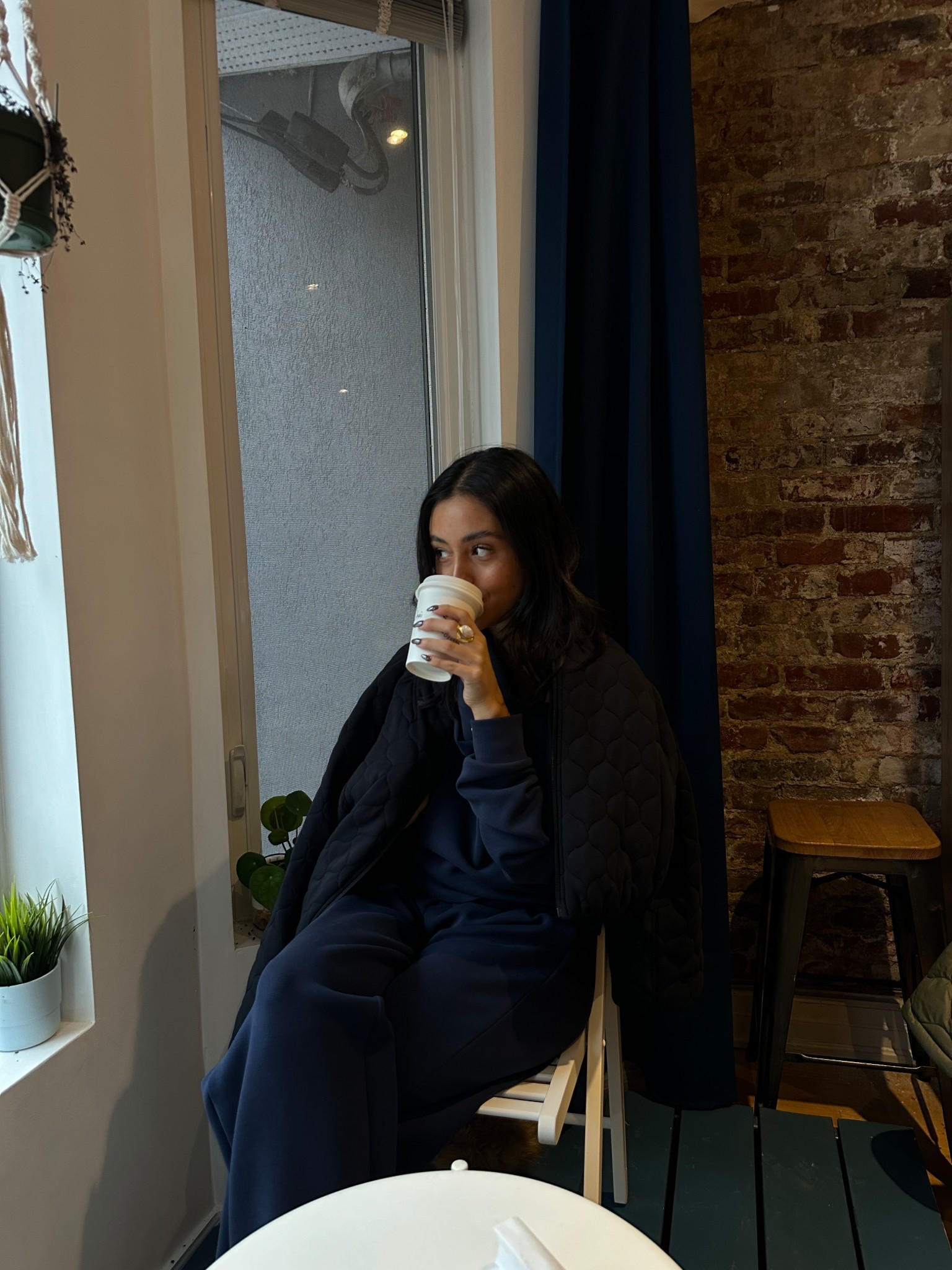 Jacket wearing L
Top wearing M
Bottom wearing M