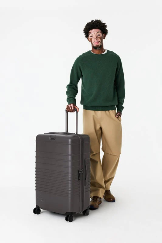 BÉIS 'The Large Check-In Roller' in Charcoal - 29" Suitcase in Charcoal Grey | BEIS