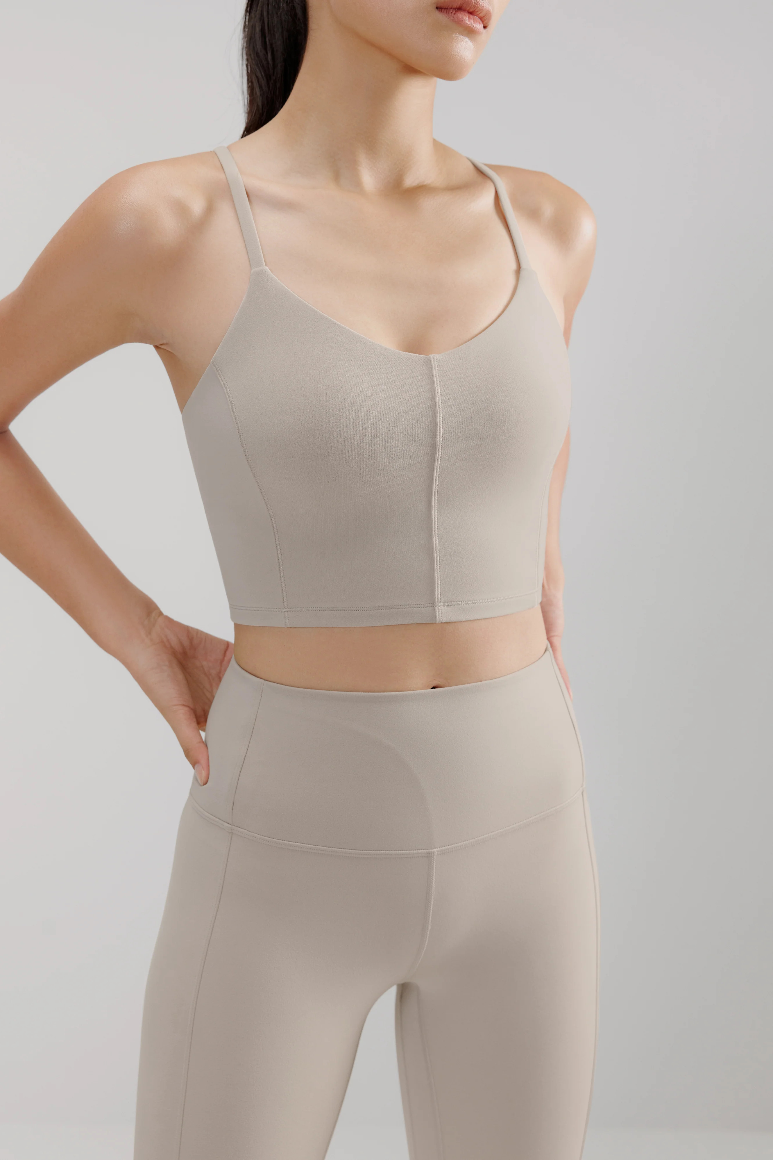 Mousse Light Support Long Sports Bra | NEIWAI