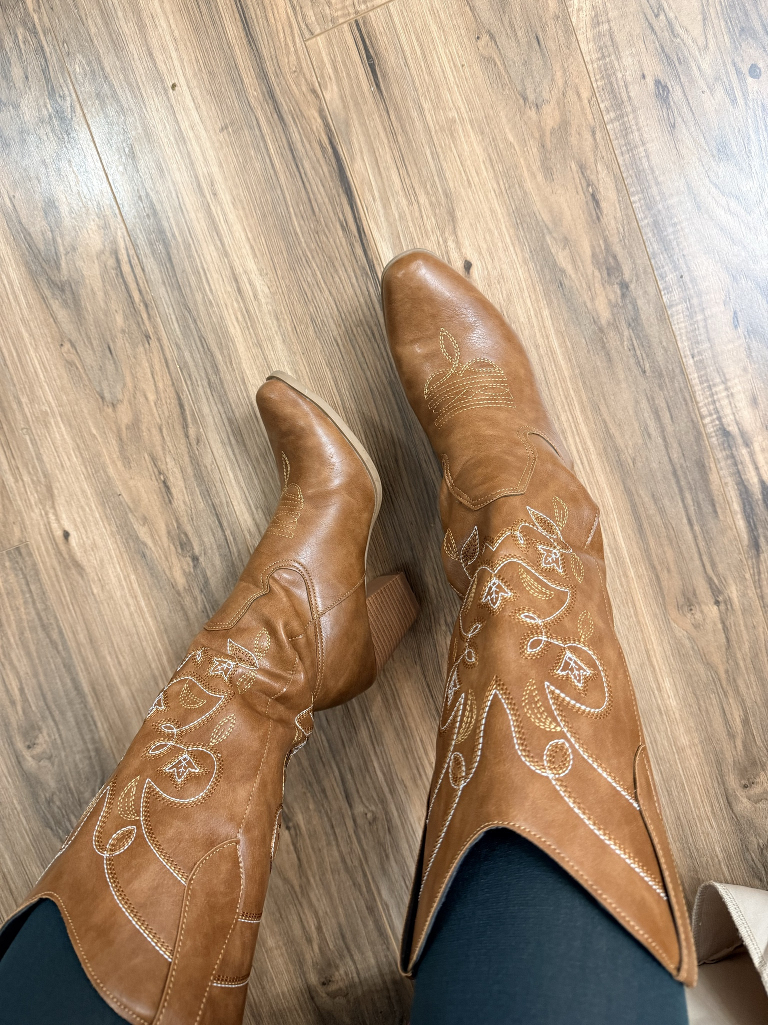 Winter into spring cowboy boots are that effortless transition piece 🤍👢
Perfect with denim, dresses, and cozy layers now, then flowing skirts and light knits as the weather warms up. These are the boots that work all year long and elevate every outfit. I linked my favorite go to styles.

#CowboyBoots #WesternStyle #SpringTransitionStyle #BootSeason #DenimAndBoots #LTKFinds #LTKStyle #ShoppingWithPriiincesss #AtlantaCreator #AtlantaBlogger #EverydayOutfits #ChicCasual

#LTKNYFW #LTKgrwm #LTKootd