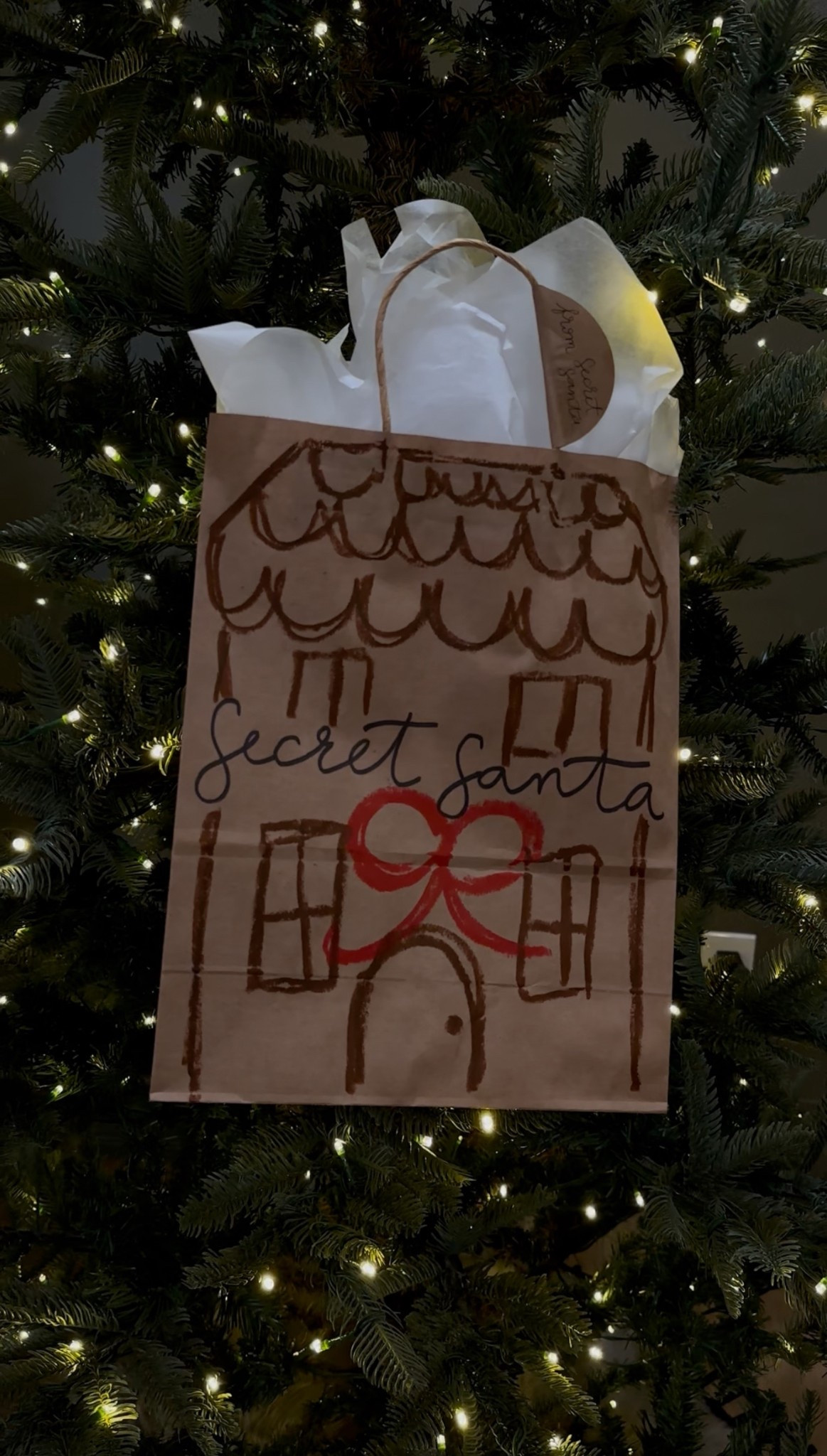 Easy peasy gift wrap idea! 

Dressupbuttercup.com #dressupbuttercup #dederaad 

#LTKFindsUnder50 #LTKGiftGuide #LTKHoliday