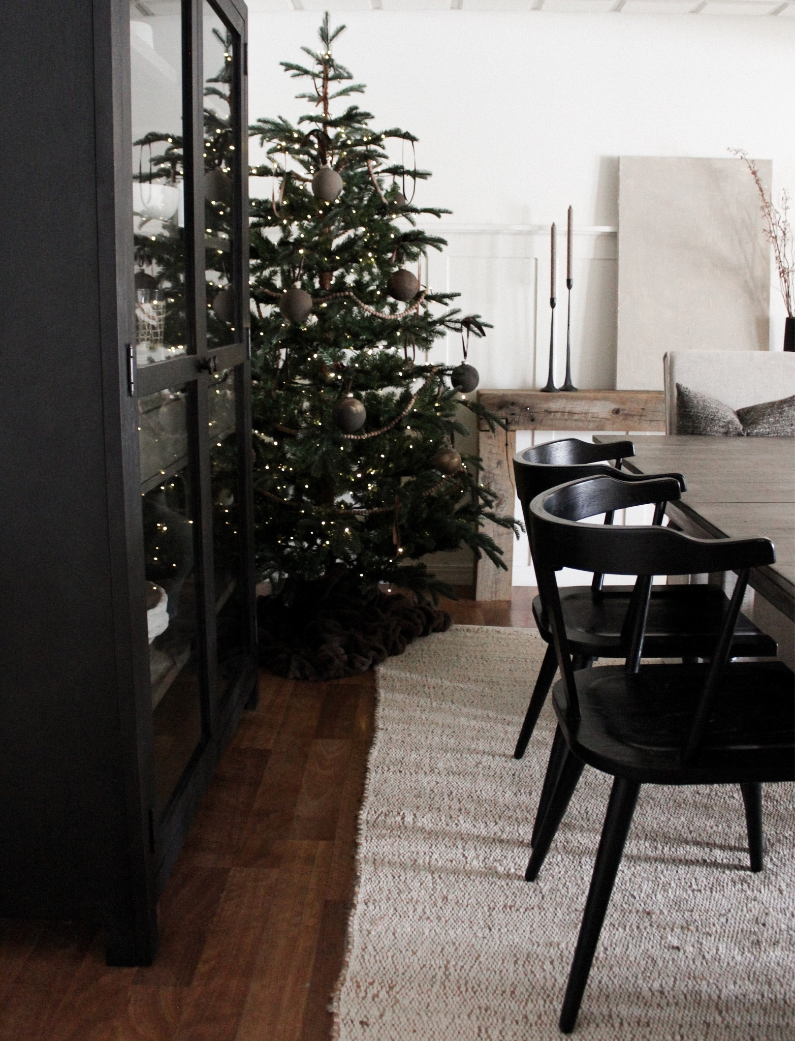 Christmas dining room - simple but love the way this tree turned out. Wood garland & my diy textured brown ornaments holiday decor can be as simple or as extravagant as you want love the minimal feeling

#LTKHoliday #LTKsalealert #LTKhome