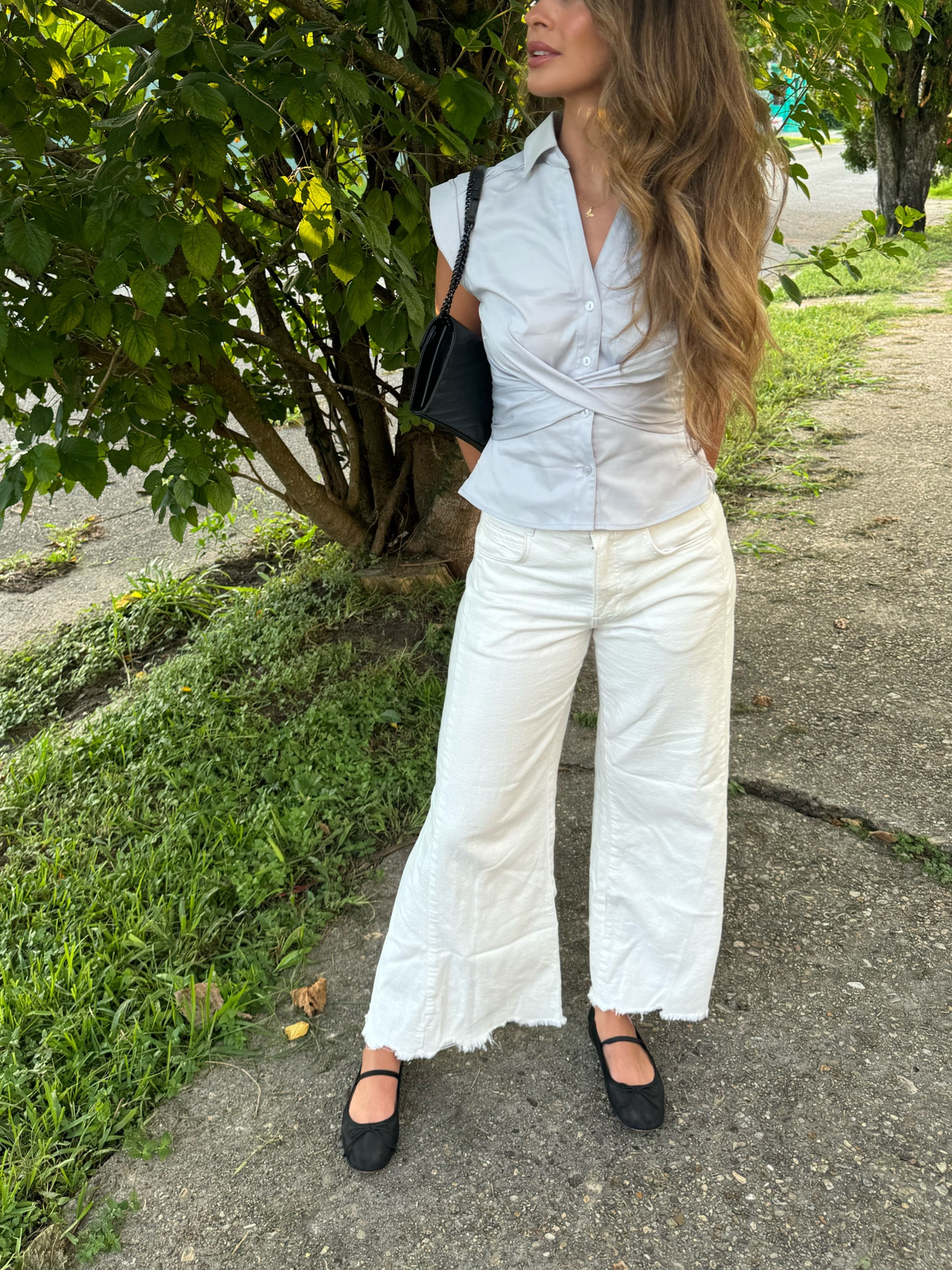 Date night 🦋 they’re sold out of the top in blue but linked the white one 

#LTKSeasonal #LTKStyleTip