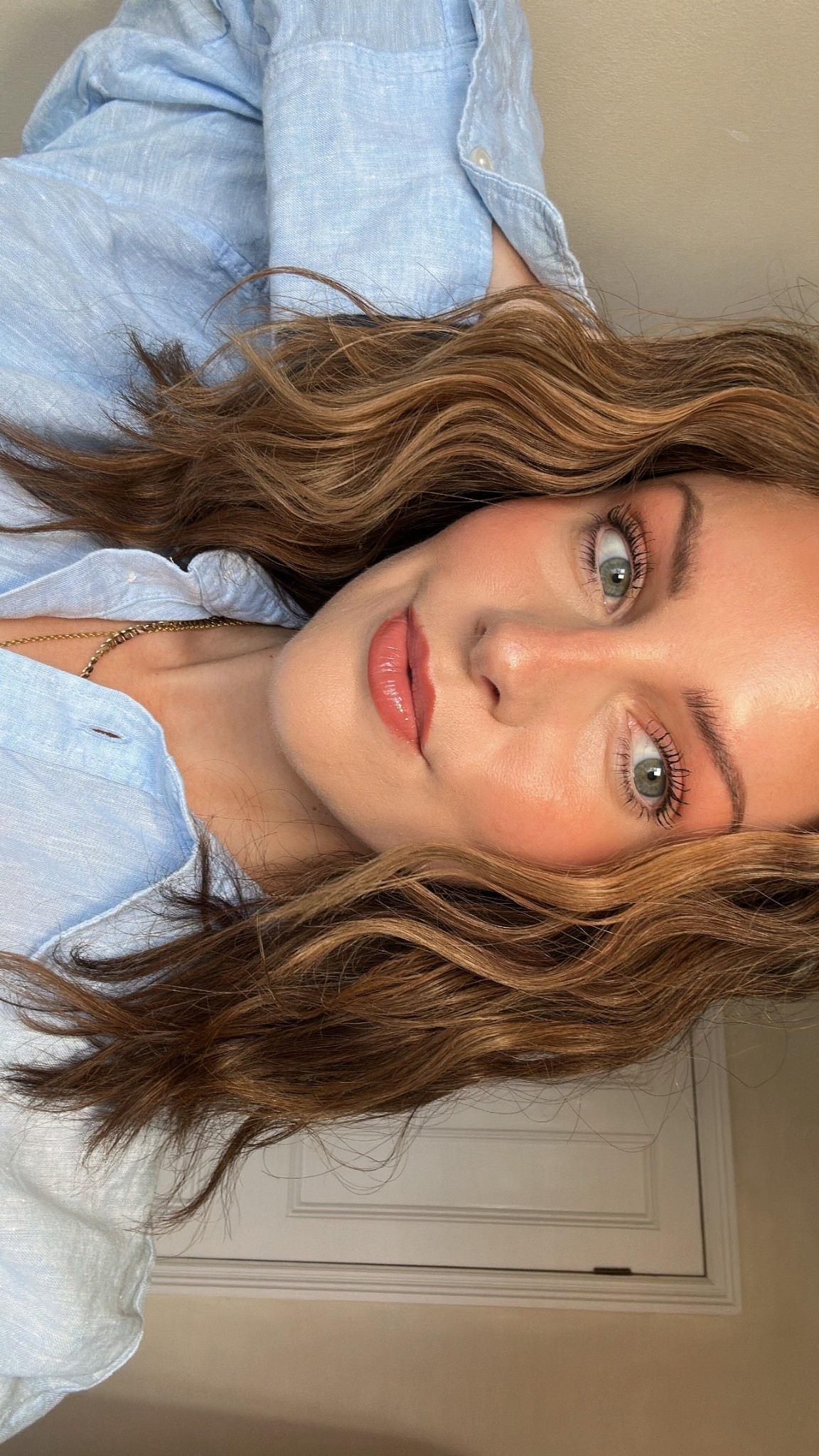 - Clinique even better clinical vitamin make up (light cool 3) 
- Charlotte tilbury setting powder (2 medium) 
- Iconic illuminating drops (original) 
- Merit bronzer (seine) 
- Gimme brow volumizing fibre gel (4) 
- Merit blush (Stockholm)  
- Lancome Teint Idole ultra wear (250 025)
- Benefit mighty fine brow pen (4, warm deep brown) 
- Merit signature lip (baby) 
- Merit tinted lip oil (au naturel) 