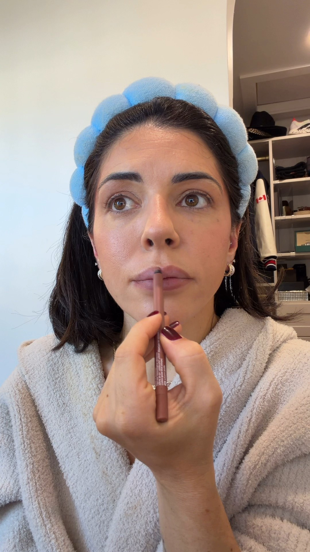 Lip combo 
Lipstick - shade 100 
Liner - shade classic nude beige 