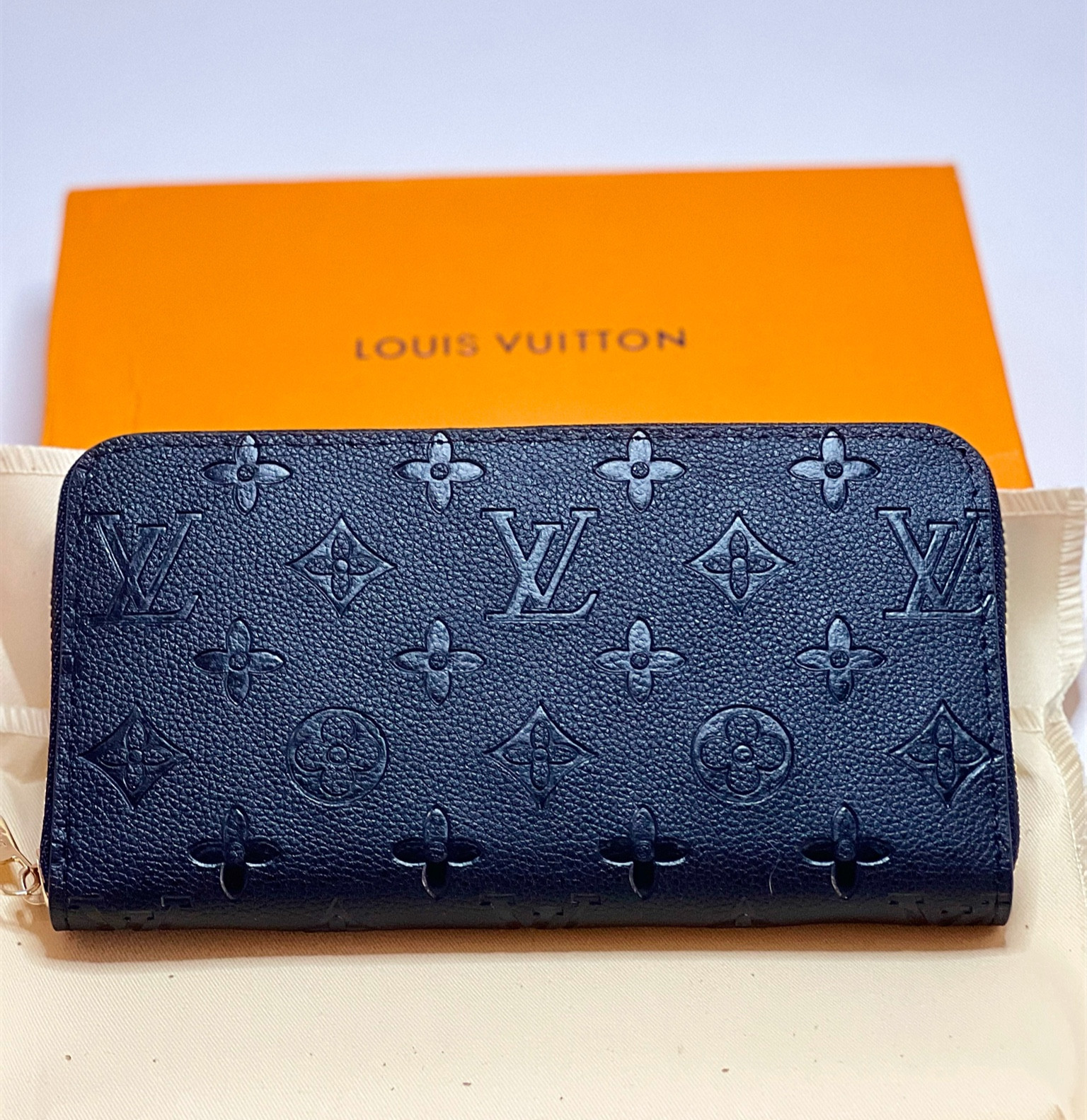 DHgate Louis Vuitton wallet! Came in a box with a dust bag! 

#dhgate #dhgatefind

#LTKunder100 #LTKunder50 #LTKitbag