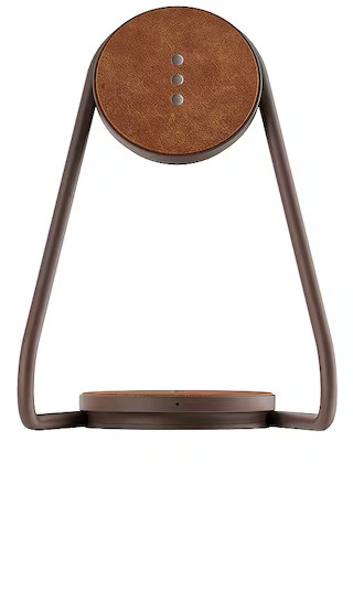 Courant Mag: 2 Classics Magnetic Charging Stand in Brown. | Revolve Clothing (Global)