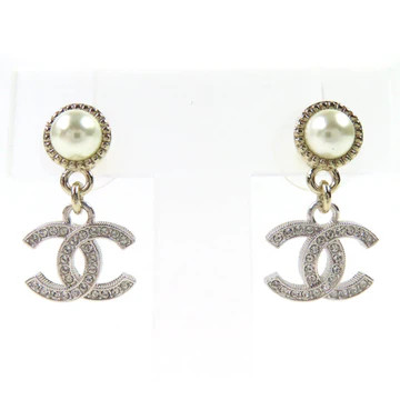 Search: 726 results found for "chanel pearl earrings" | Rebag