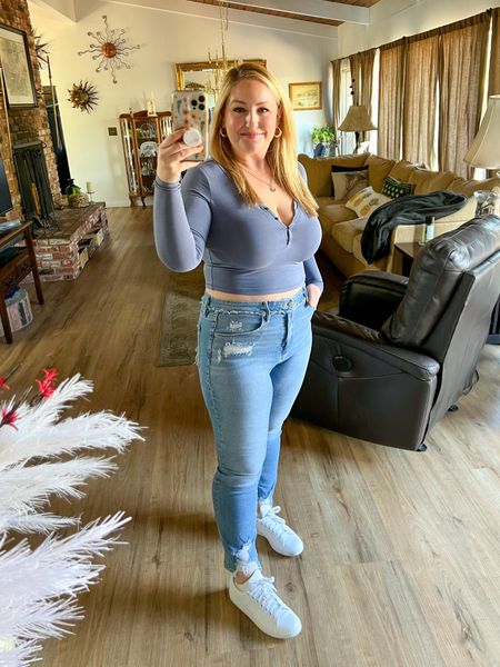 Love a good henley and straight leg jeans! 
Wearing size L top
Size 15 jeans 

#LTKstyletip #LTKcurves