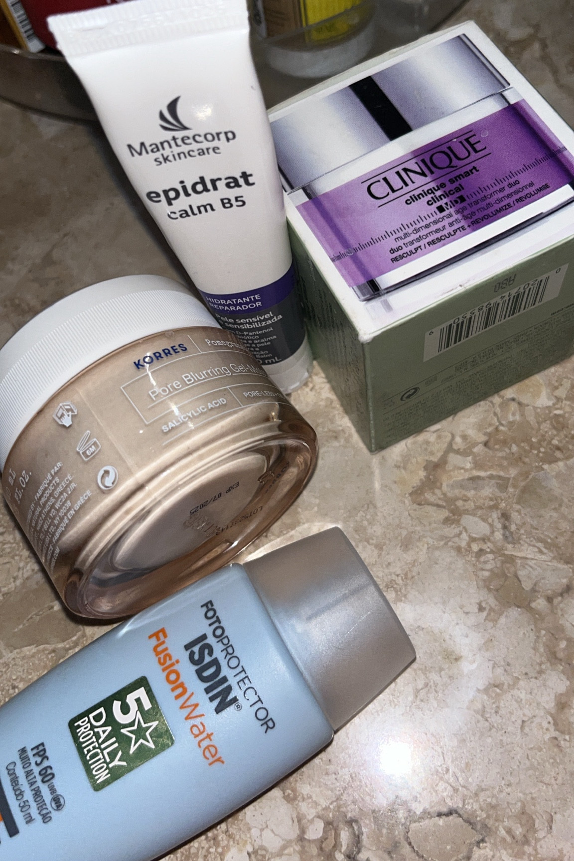 Uma rotina super hidratante? TEMOS!

Pela manhã, além de hidratar eu também protejo usando protetor solar.

#LTKbrasil #LTKbeauty