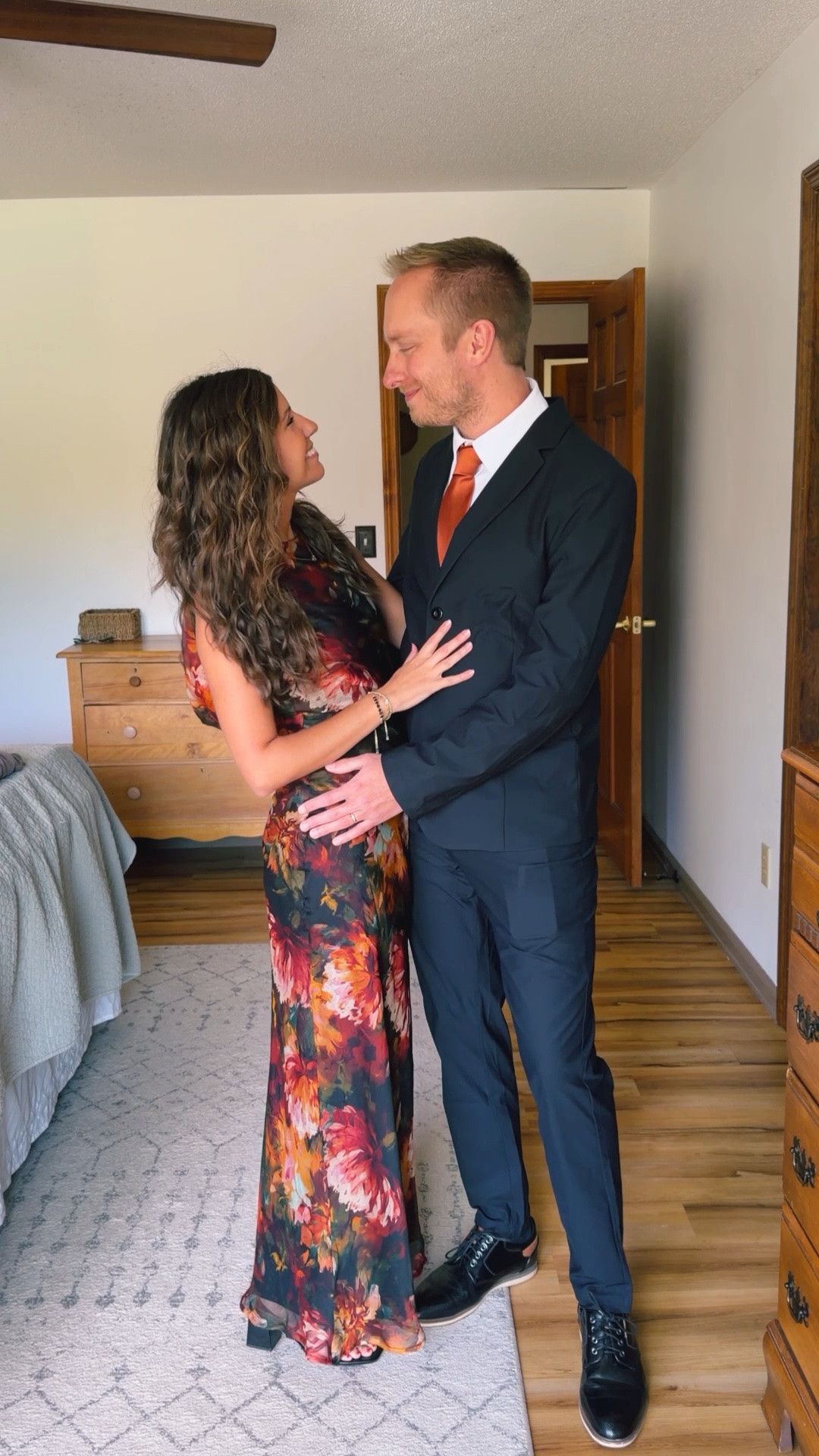 Fall wedding guest dress and suit🧡

I’m wearing xs petite in my joggers, small in my hoodie, and xs in my dress and my heels are older so I linked similar🧡

My husband is wearing medium in everything and 10 in his shoes🖤

#LTKWedding #LTKPetite #LTKootd