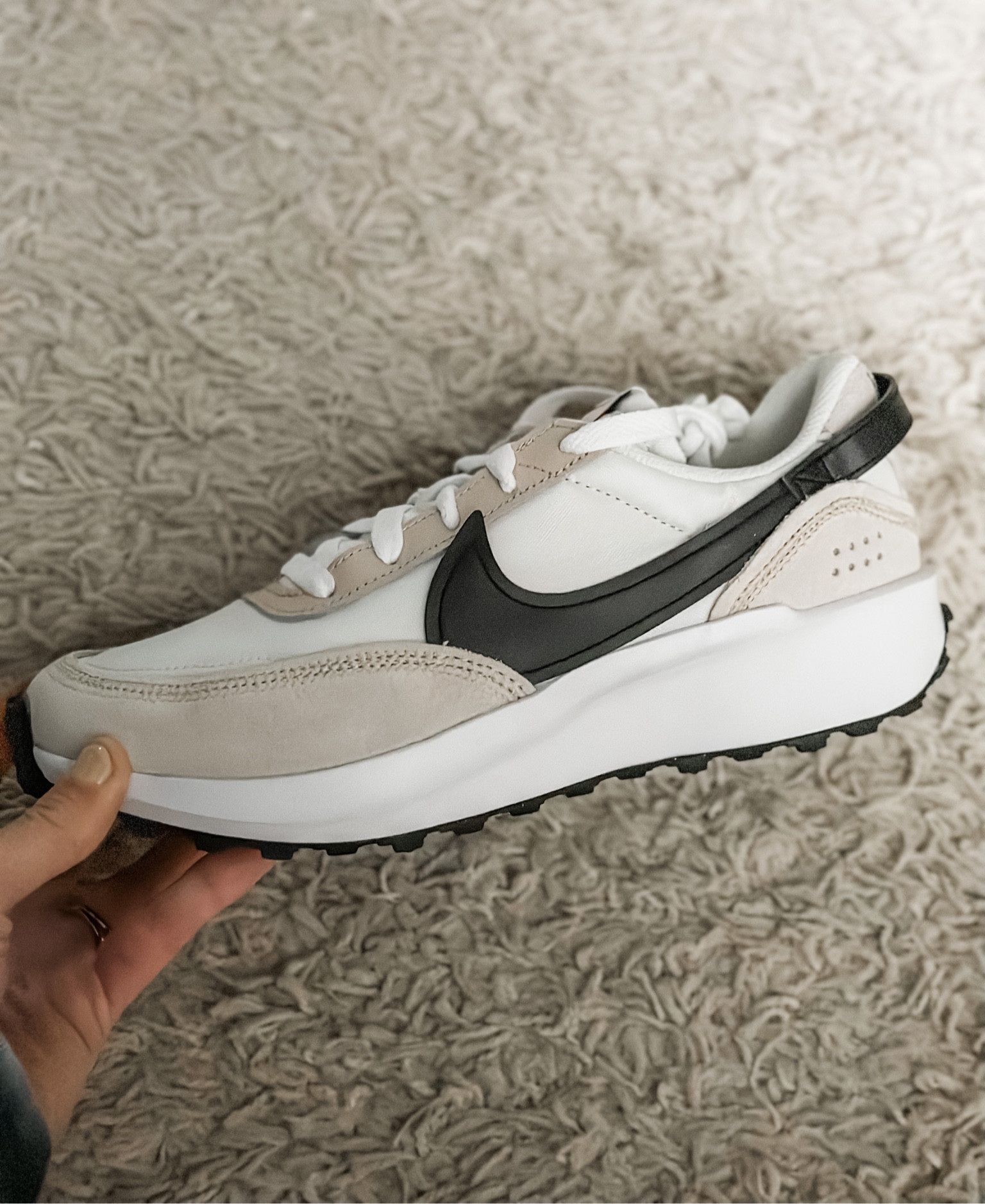 Neutral nike sneakers 

#LTKshoecrush #LTKHoliday #LTKGiftGuide