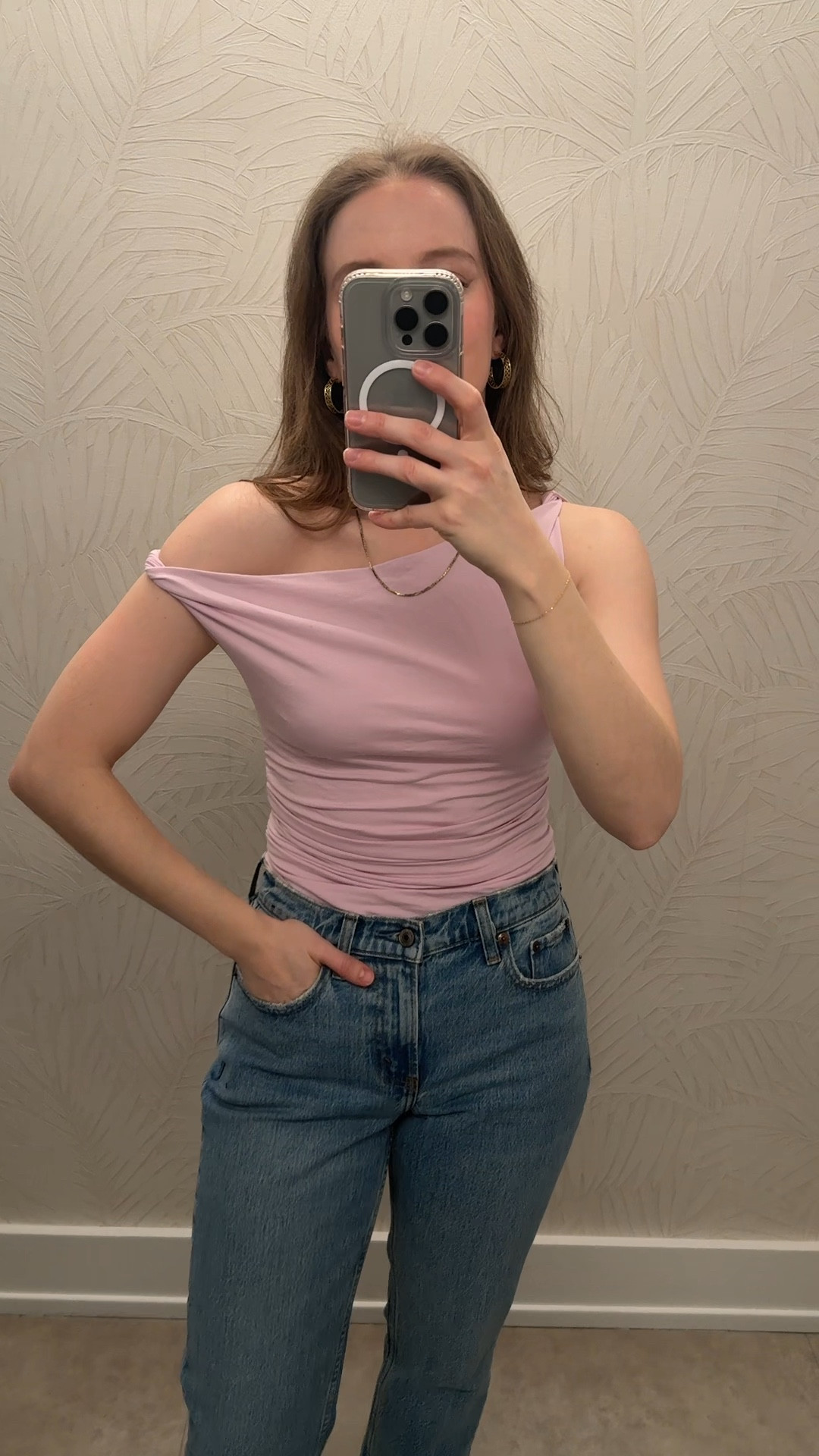 Is I just find the cutest spring top & jeans combo?!😍 also so cute for Valentines Day!
Xs top
25 curve love short mid rise jeans. Medium wash LOVE!!
#valentinesday

#LTKStyleTip #LTKWatchNow