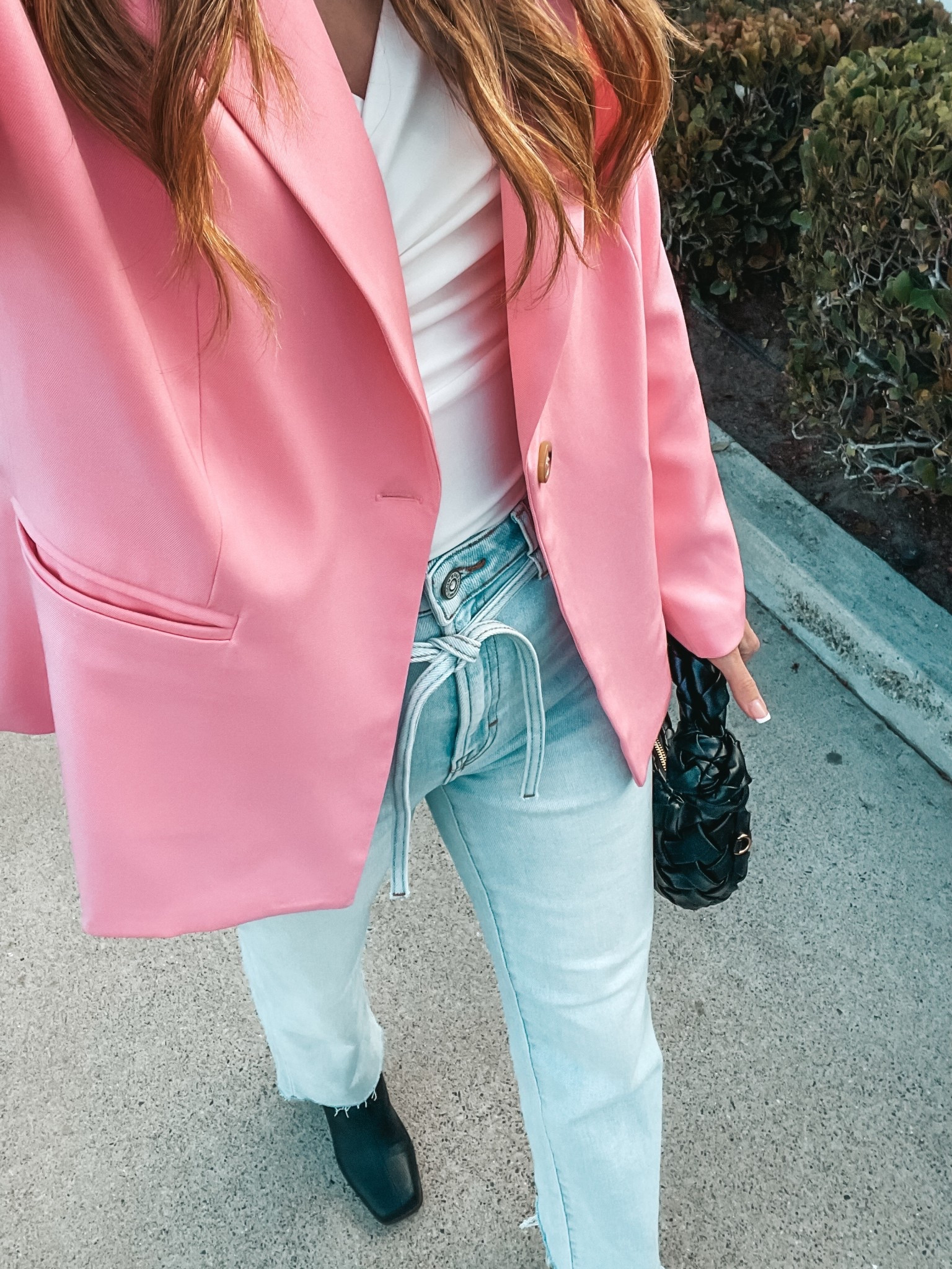 Business casual outfit

Spring outfit, blazer, boots, jeans, handbag, long sleeve. #cmcoving #jenniferxerin

#LTKWorkwear #LTKSpringSale #LTKPetite