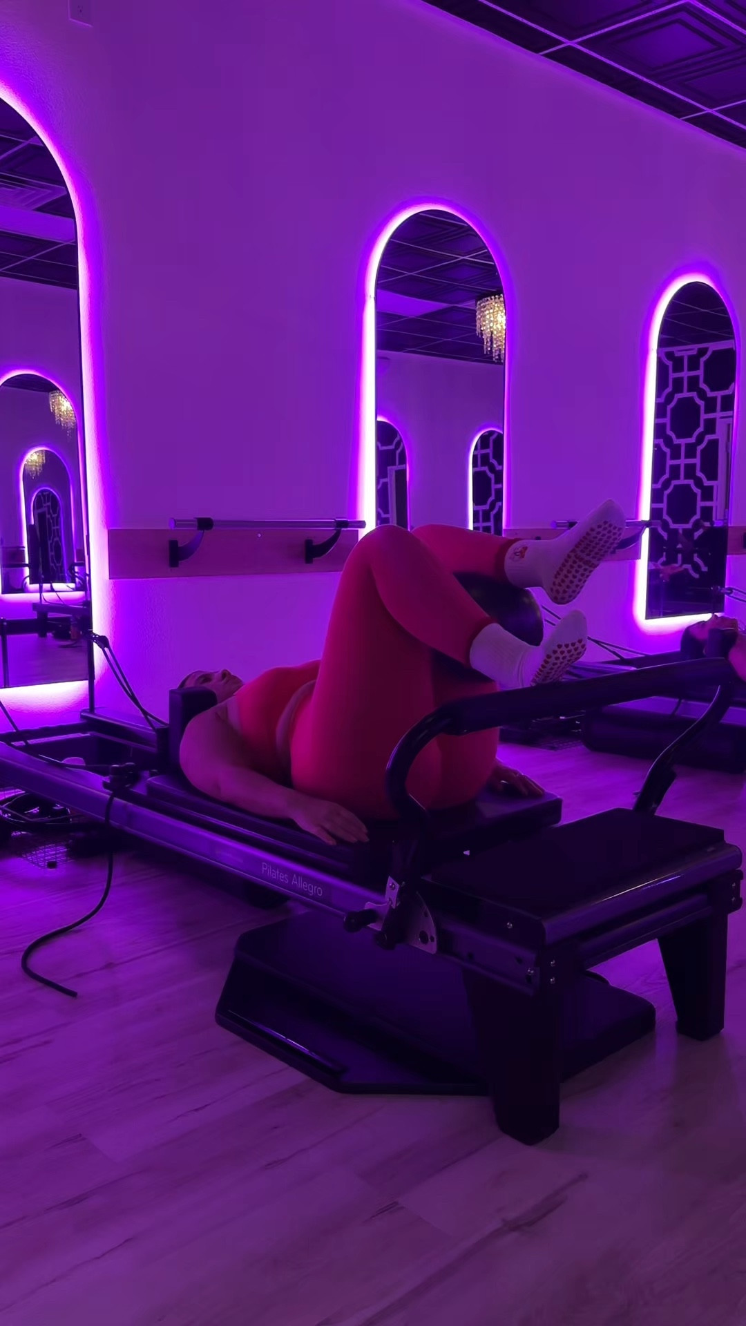 Outfit is from paragon in spicy marg! Size M, code MADI10 



#LTKMidsize #LTKActive