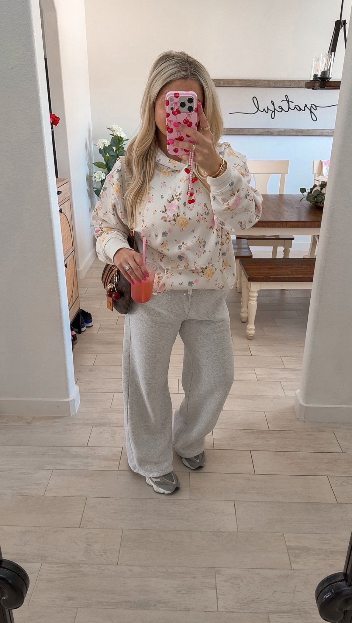 Everyday comfy cute outfit
Size small
New Balance tts
Lv bumbag 

#LTKootd