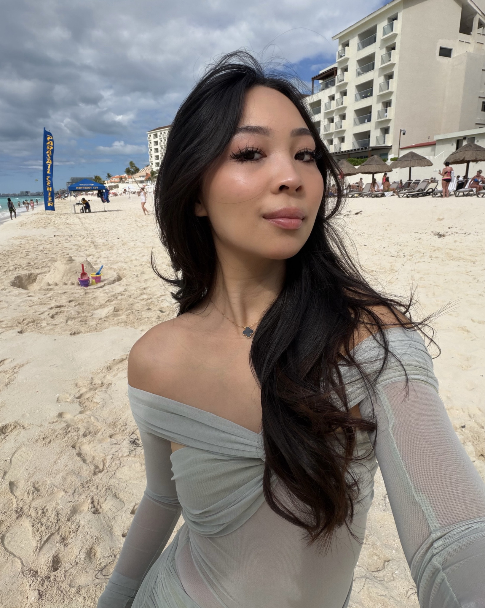 10min glowy vacation makeup tutorial for mexico!! 🇲🇽 🍋‍🟩🍸

#LTKTravel #LTKBeauty #LTKgrwm